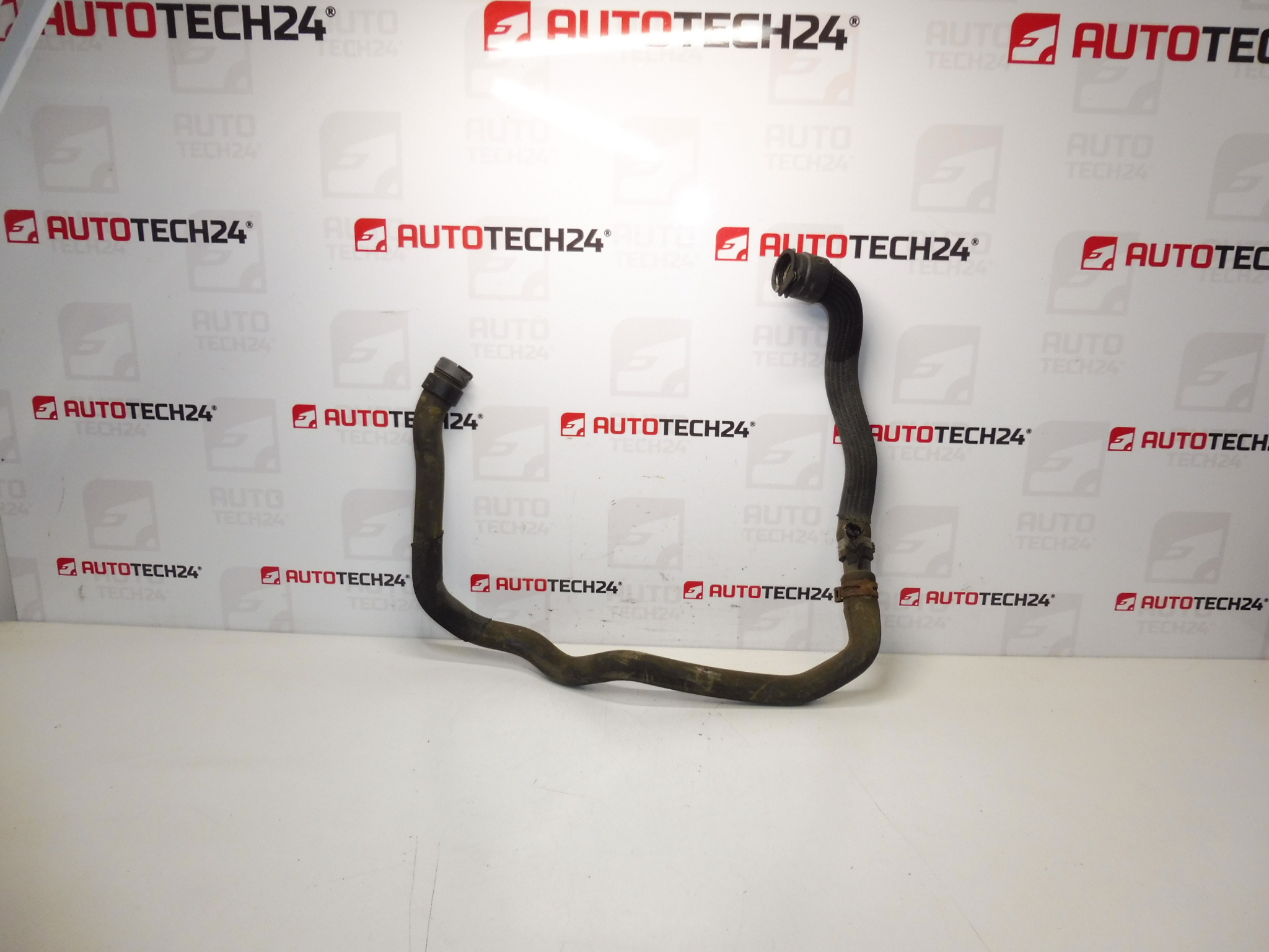 Маркуч за вода Citroën Peugeot 1.4 VTI 1.6 VTI 135201 1351NG