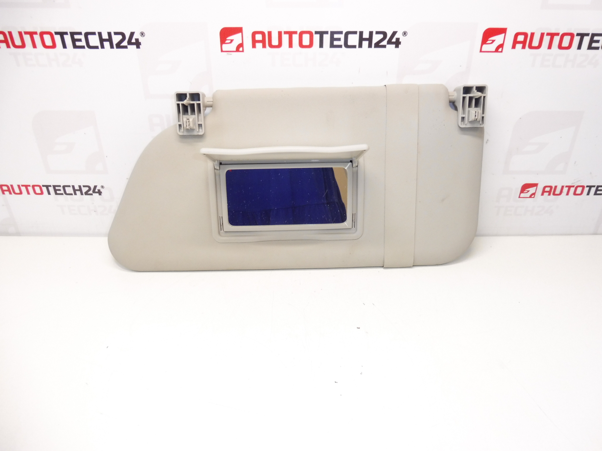 Шофьорски сенник Пежо 1007 8143JN