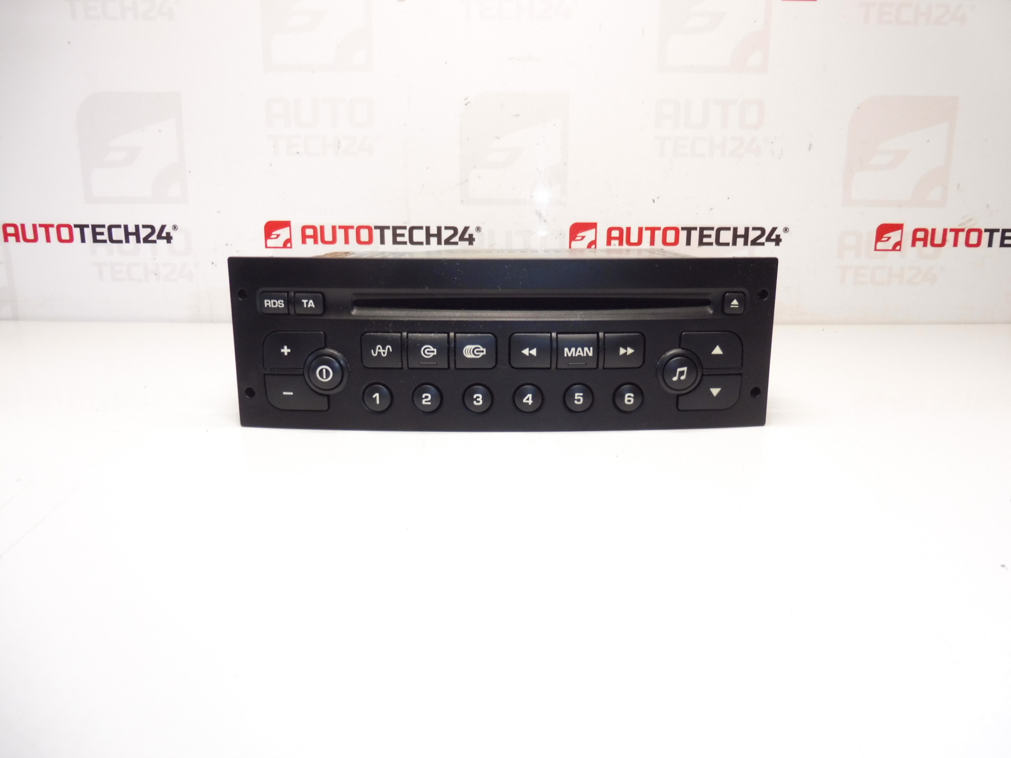 Авто радио с CD Citroën Peugeot 96599990XT00