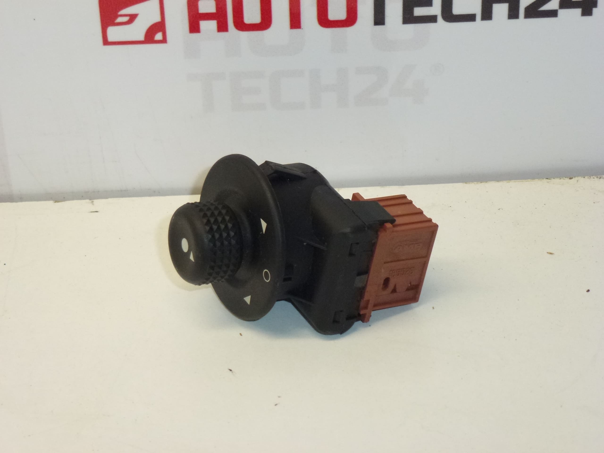 Ситроен Пежо 655424 управление на огледалото