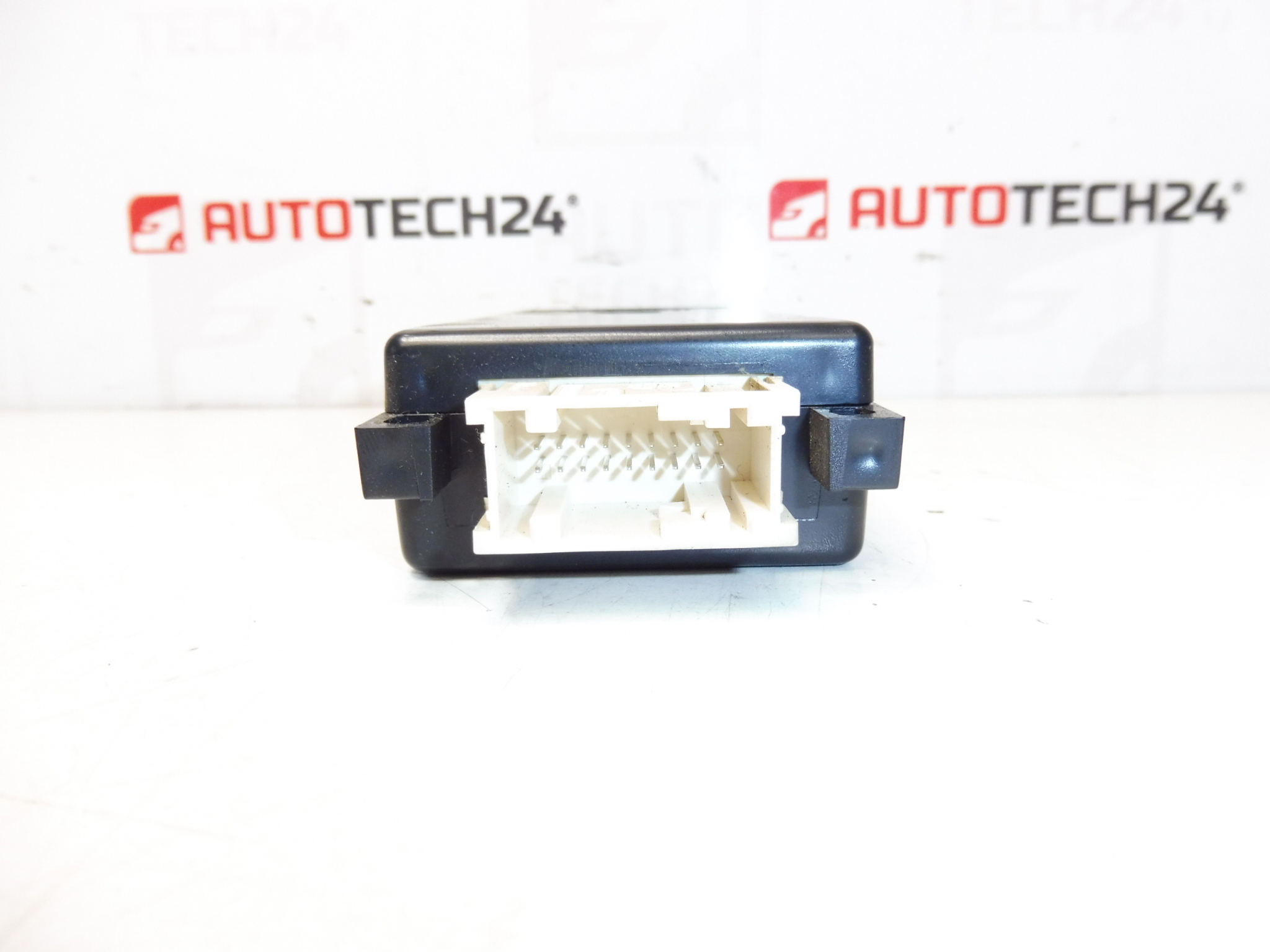 Bluetooth модул Citroën Peugeot 9662258380 S122288001 659384