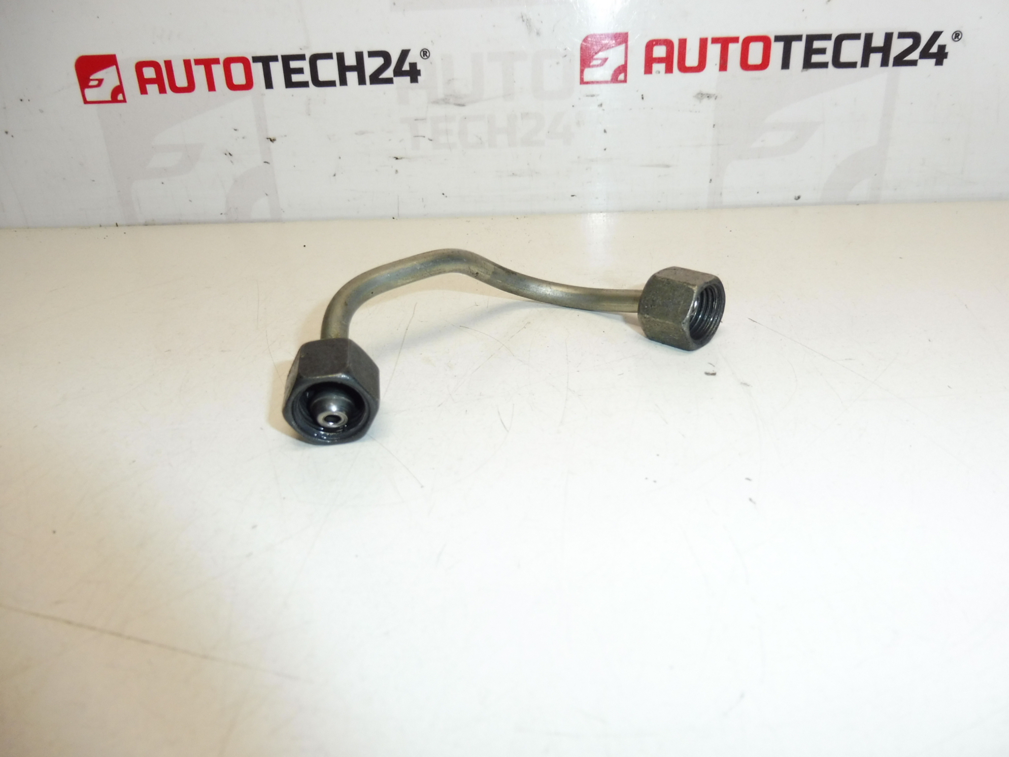 Захранваща тръба 3-ти инжектор Citroën Peugeot 9811737680