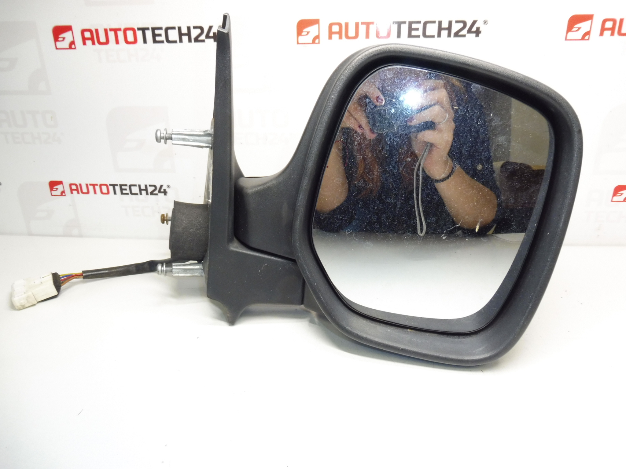 Дясно ел. огледало Citroën Berlingo II 8153HS