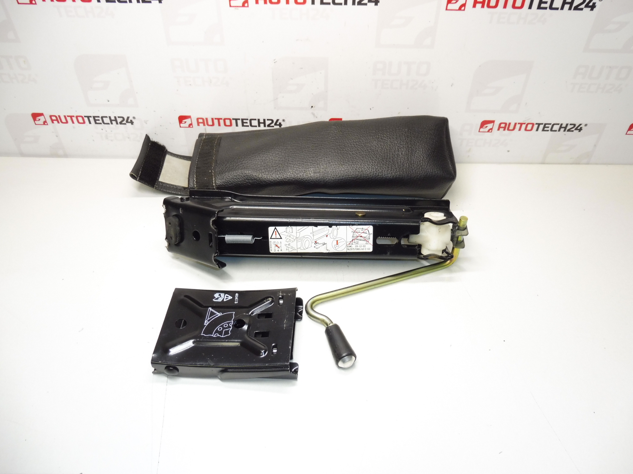 Ключ за инструменти, ухо за теглене Peugeot 206 CC 670150 672585 671734