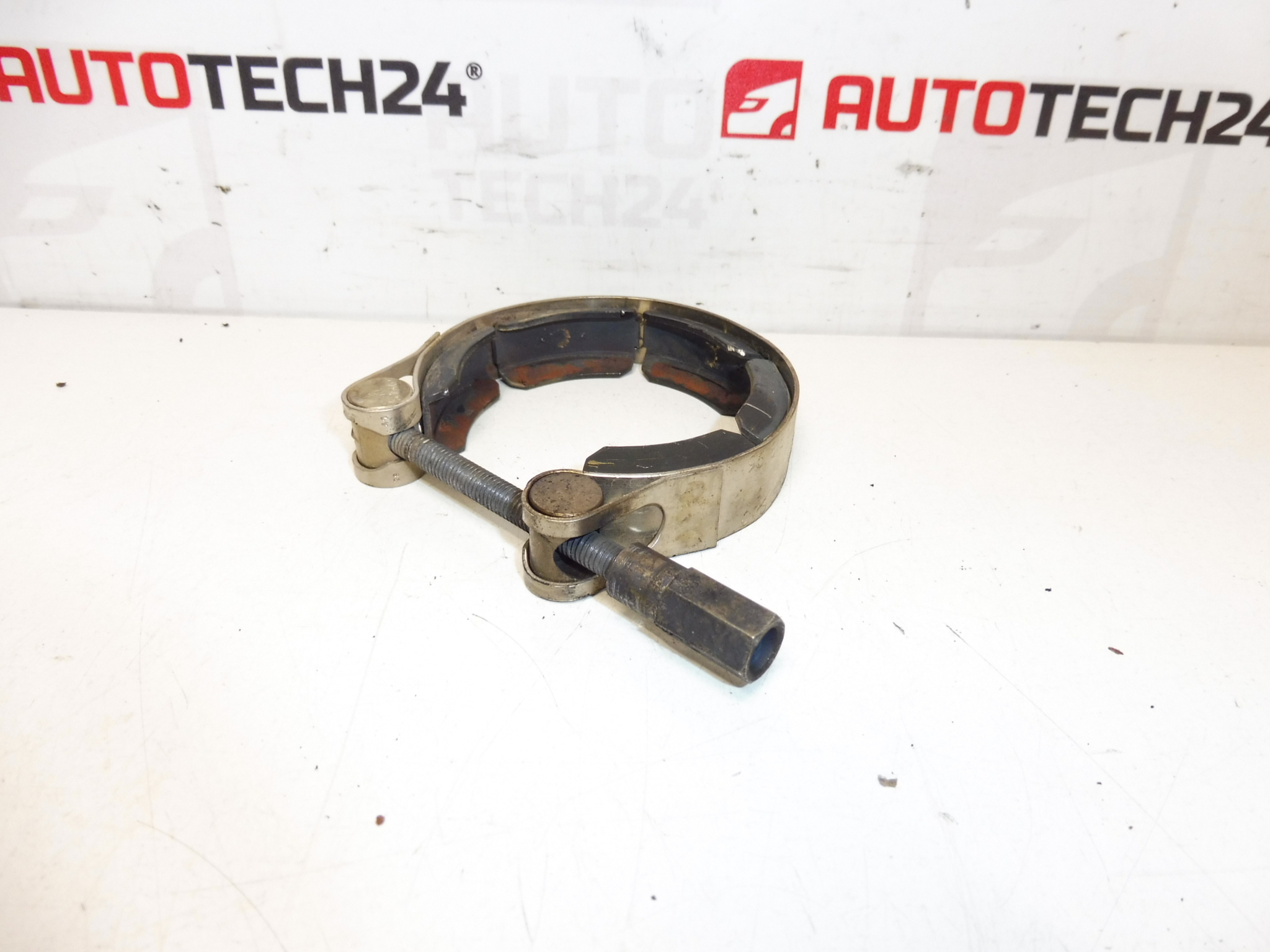 Щипка за Bi-Turbo Citroën Peugeot GARRETT 2.2 HDI 125KW 037782