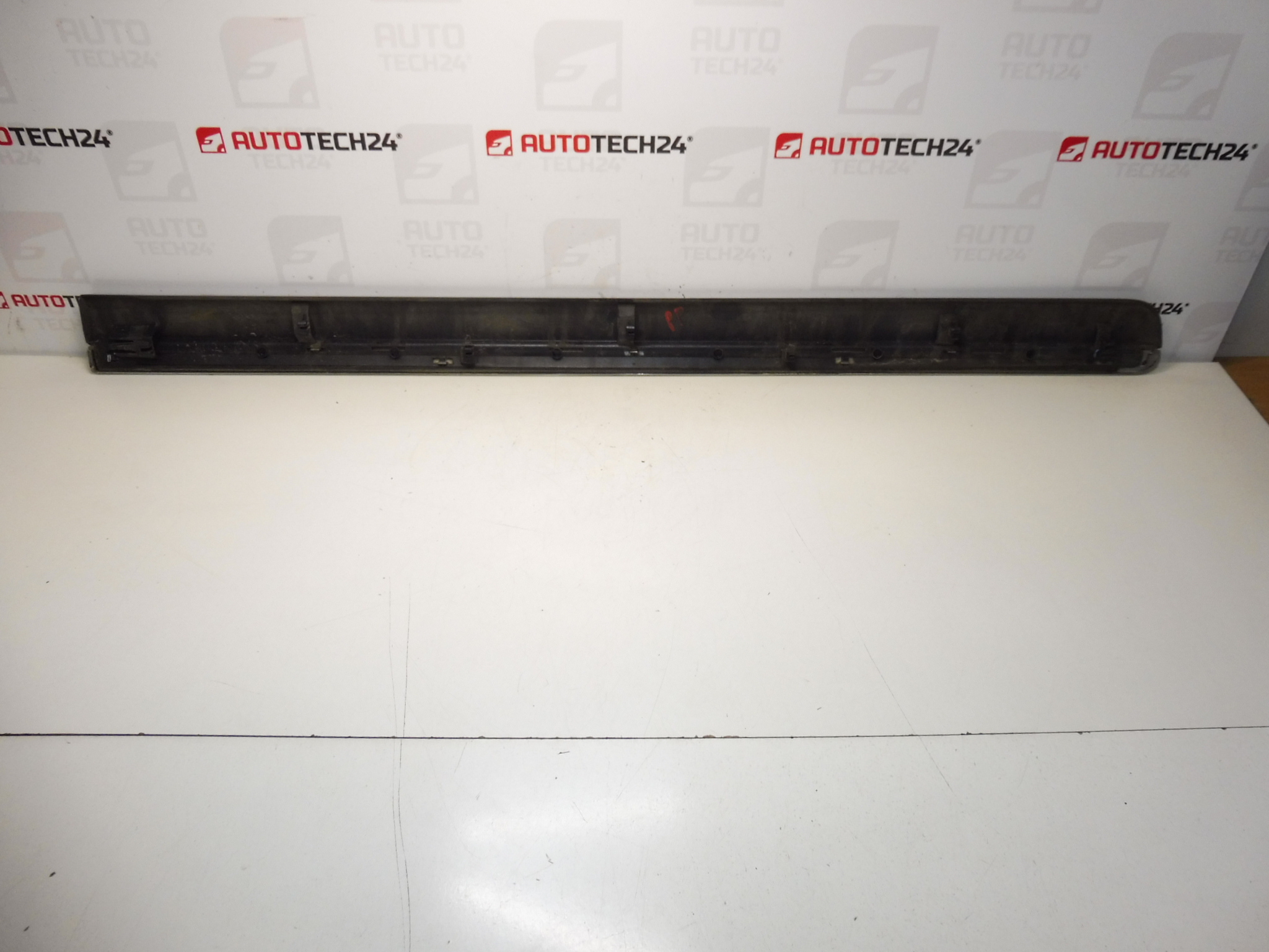 Лайсна предна дясна врата Citroen C8 Peugeot 807 EZW 1401028477 8545GJ