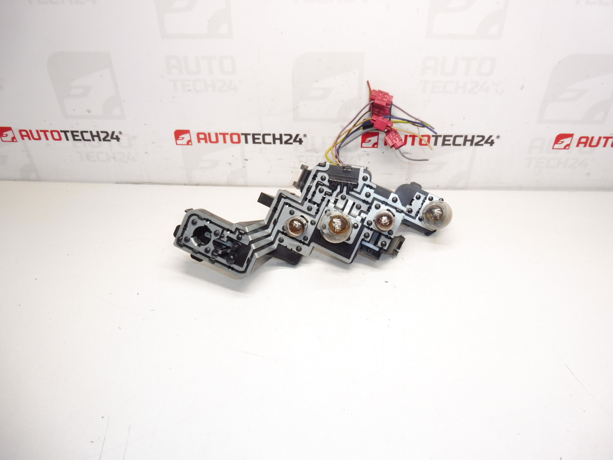 Лява задна лампа peugeot 307 ii 6350x0