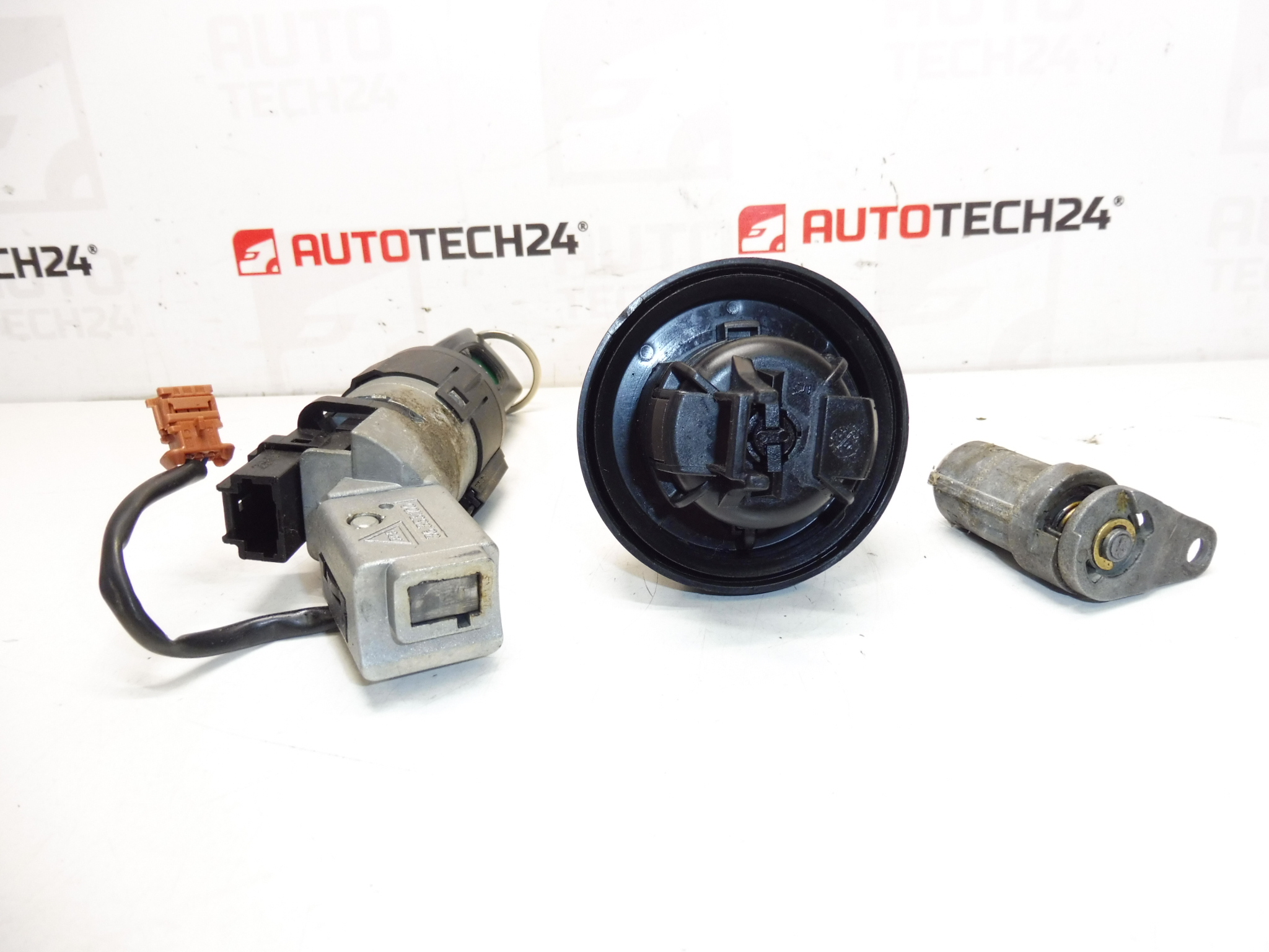 Комплект брави 2 ключа Peugeot 307 4162GA 4162KG