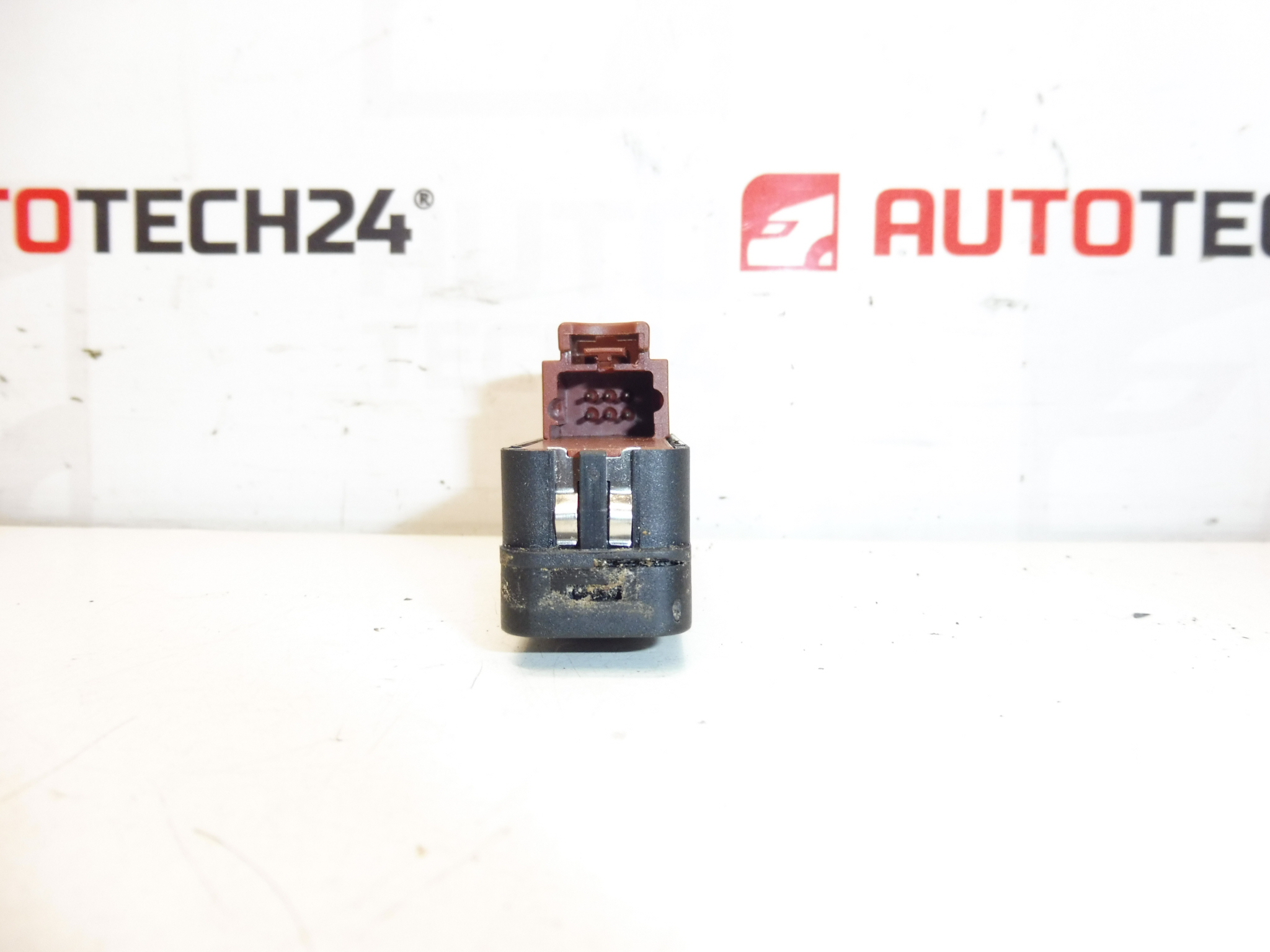 Citroën Peugeot 6554Le Control Controler на седалката