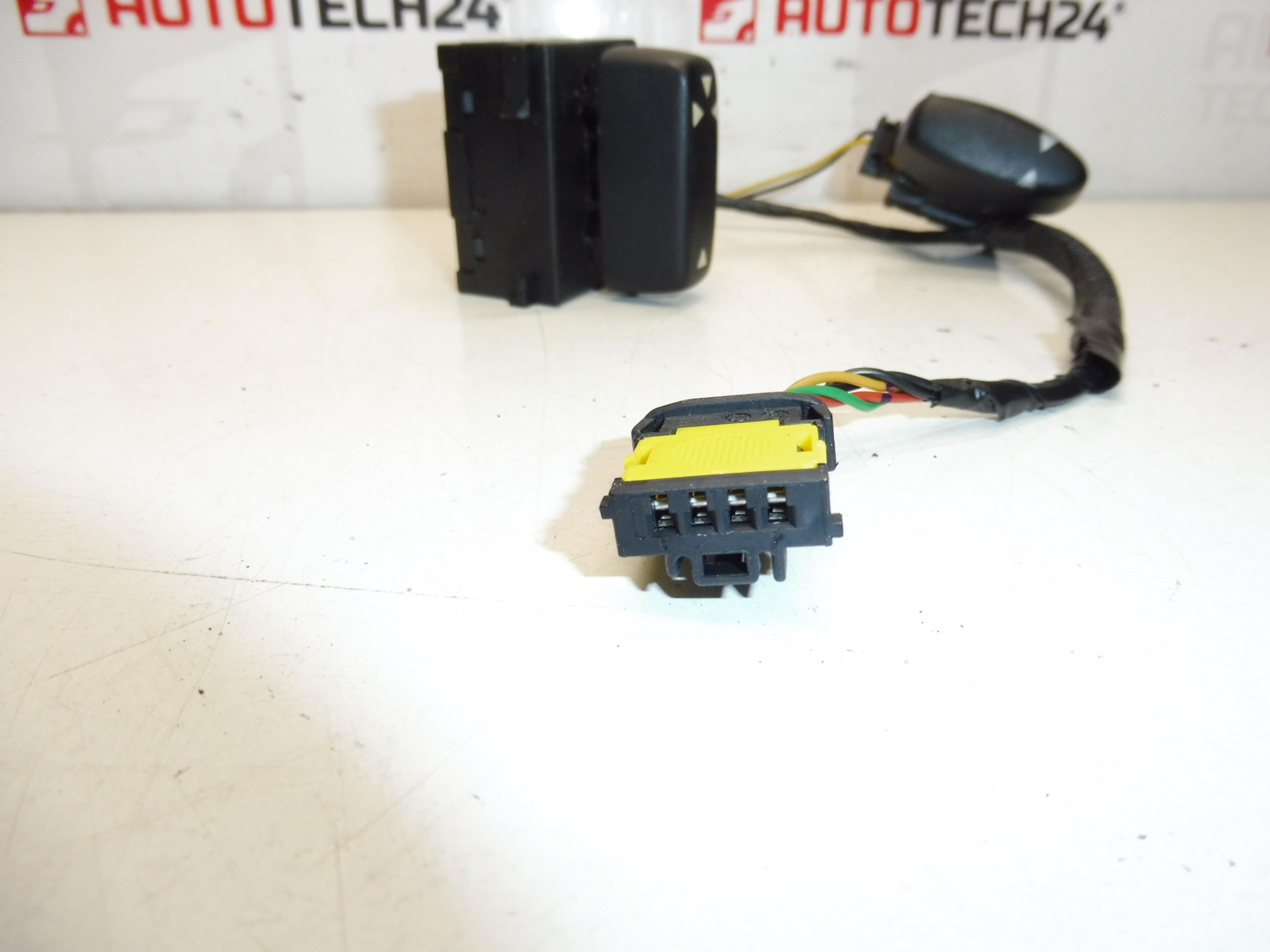 Citroën Peugeot 944931200ZL драйвер за седалка