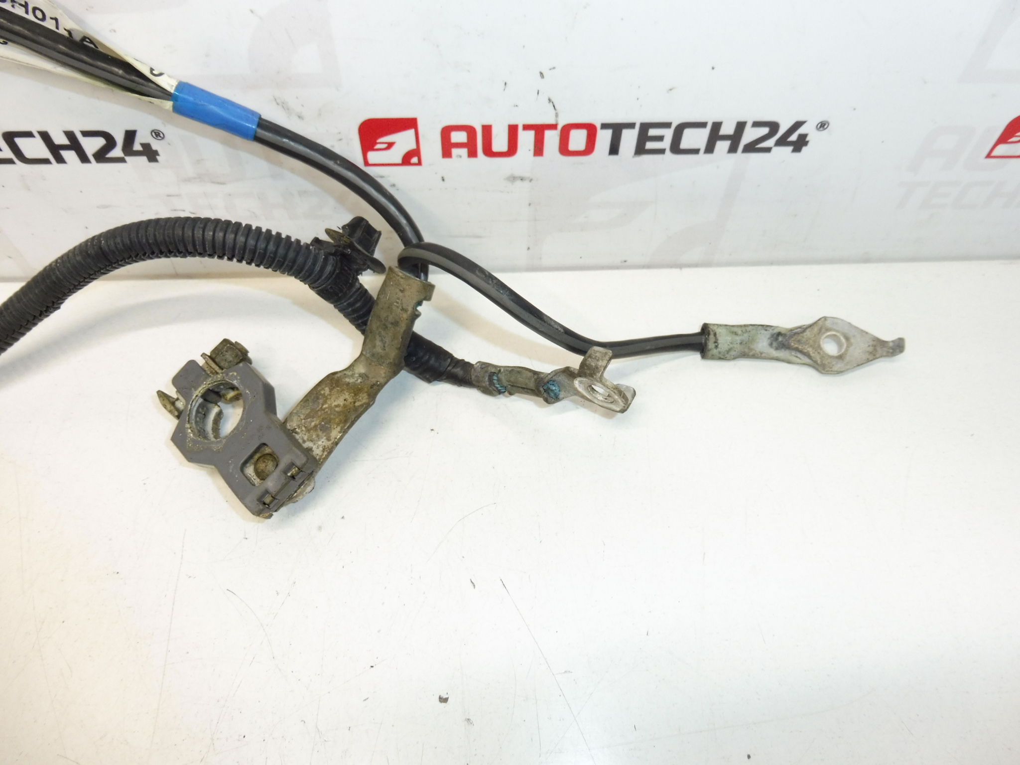 Назад на отрицателната полюсна батерия Citroën C1 Peugeot 107 5642HC