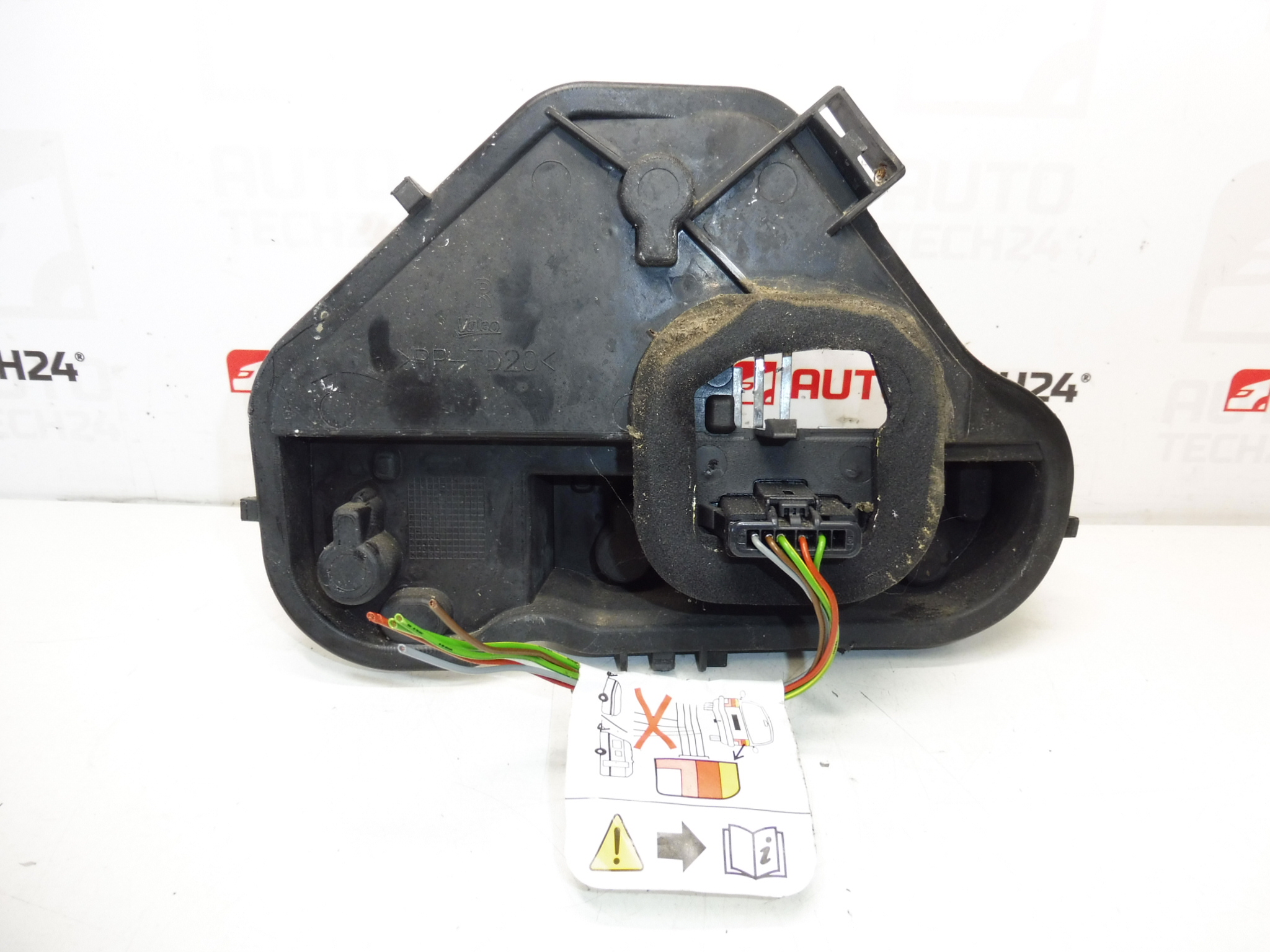 Парти с шарнирни задни десни лампи Citroën C3 III 9812257480