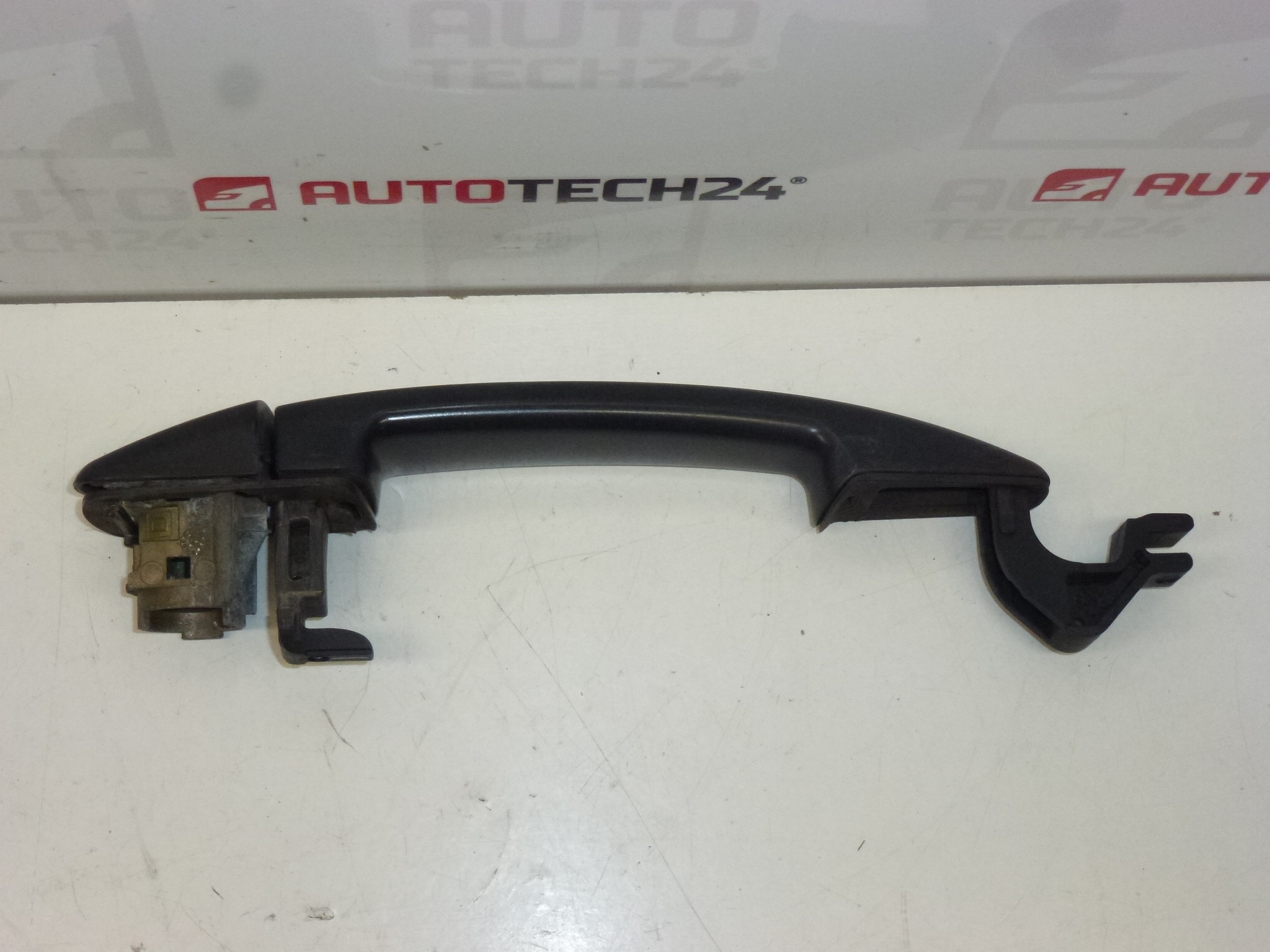 Дръжка за врата Citroën Peugeot черна 9101Y5