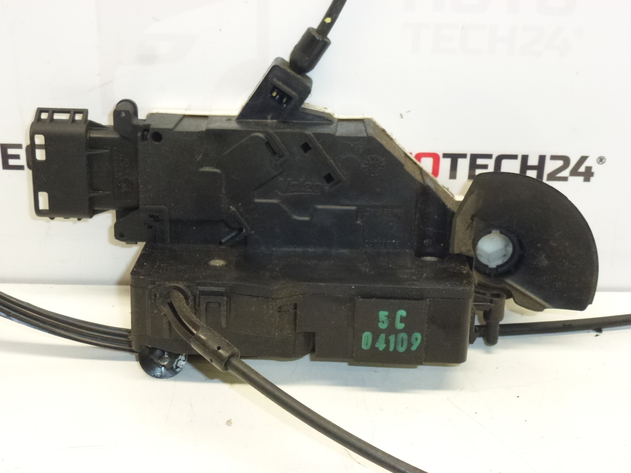 Брава лява врата Peugeot 207 9135V6