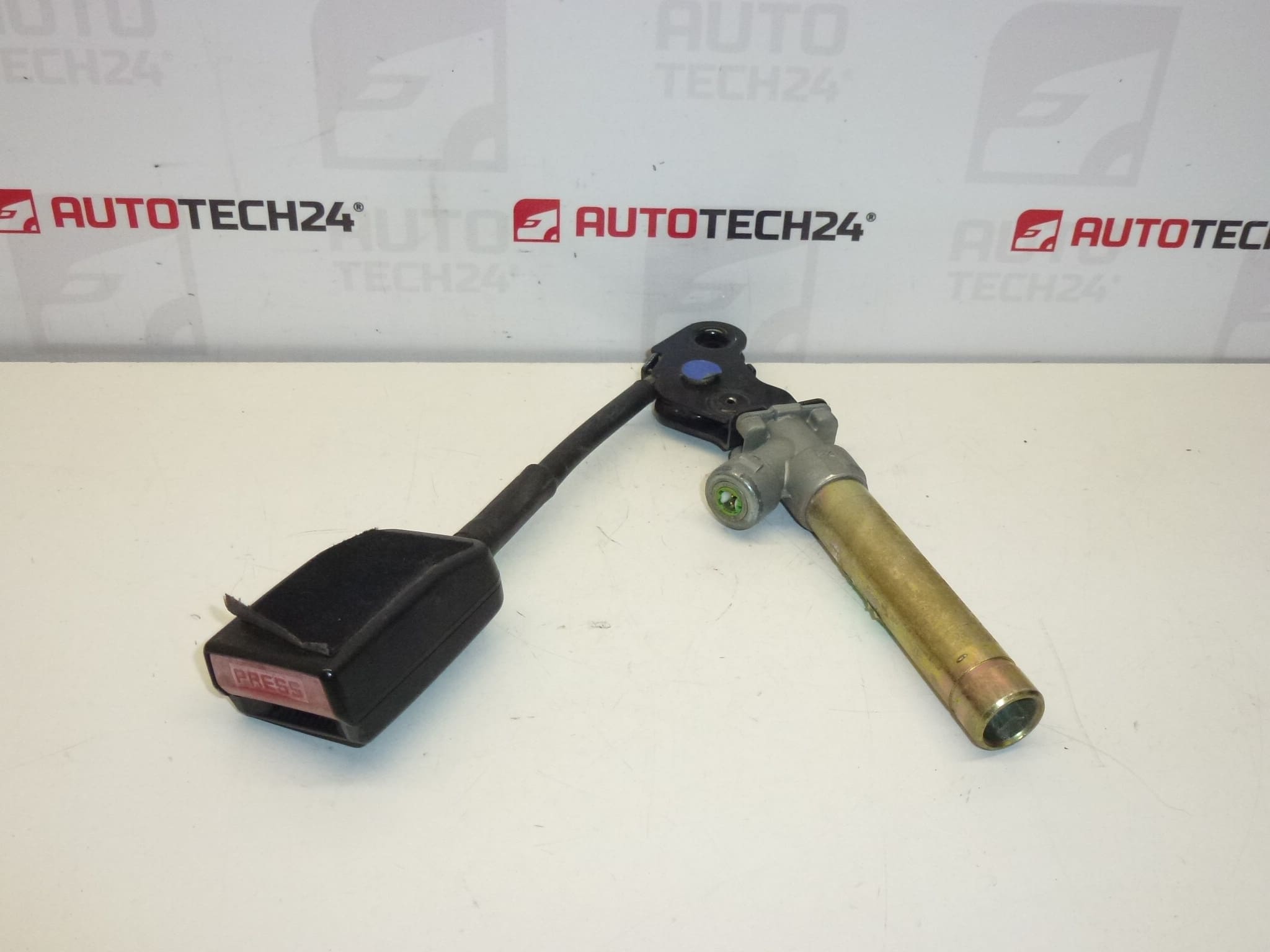 Ключалка преден десен колан Peugeot 406 96233060XX 8972S2