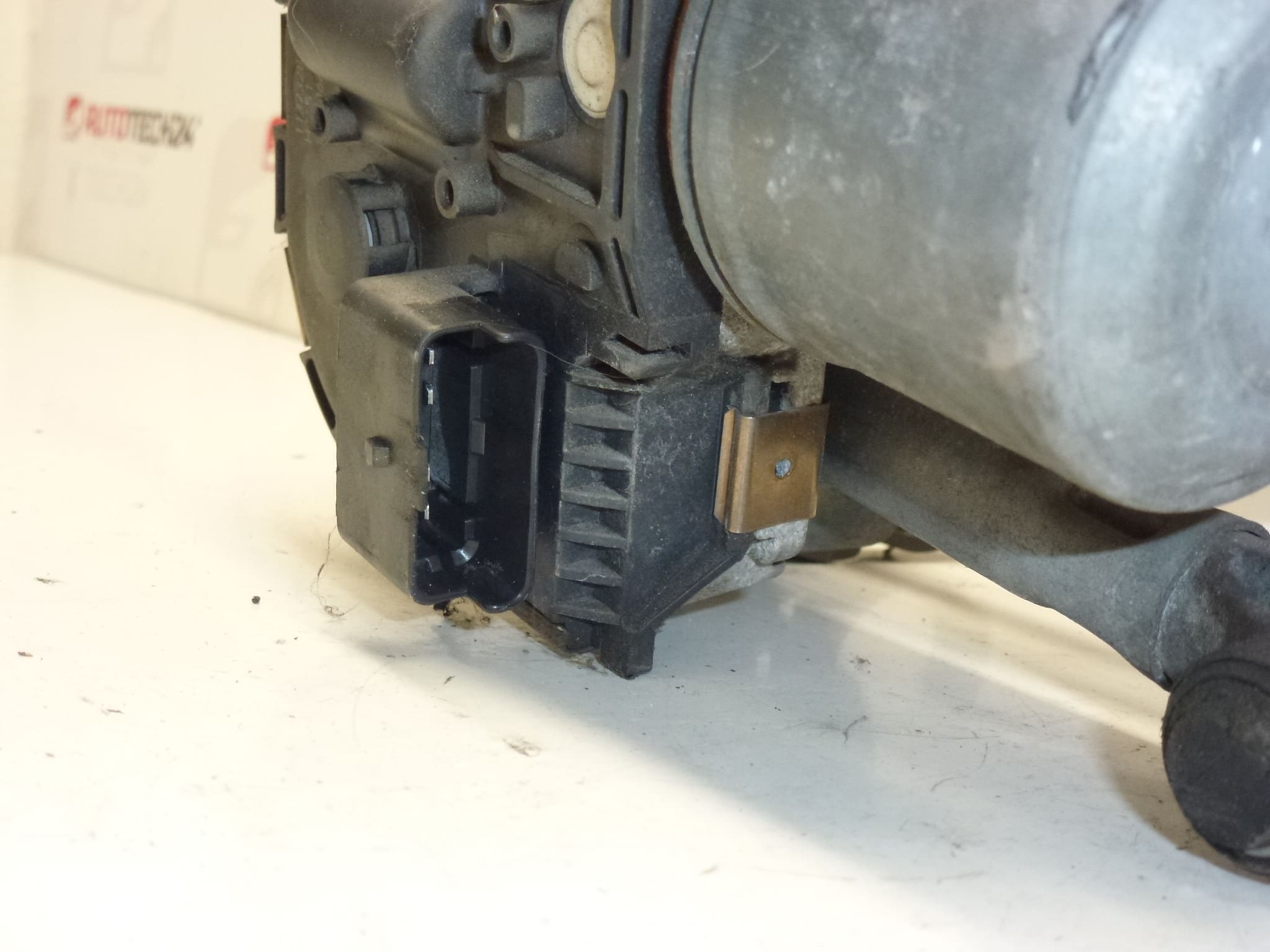 Моторче за дясна чистачка Citroën Peugeot 9670031480 3397021076 6405PT