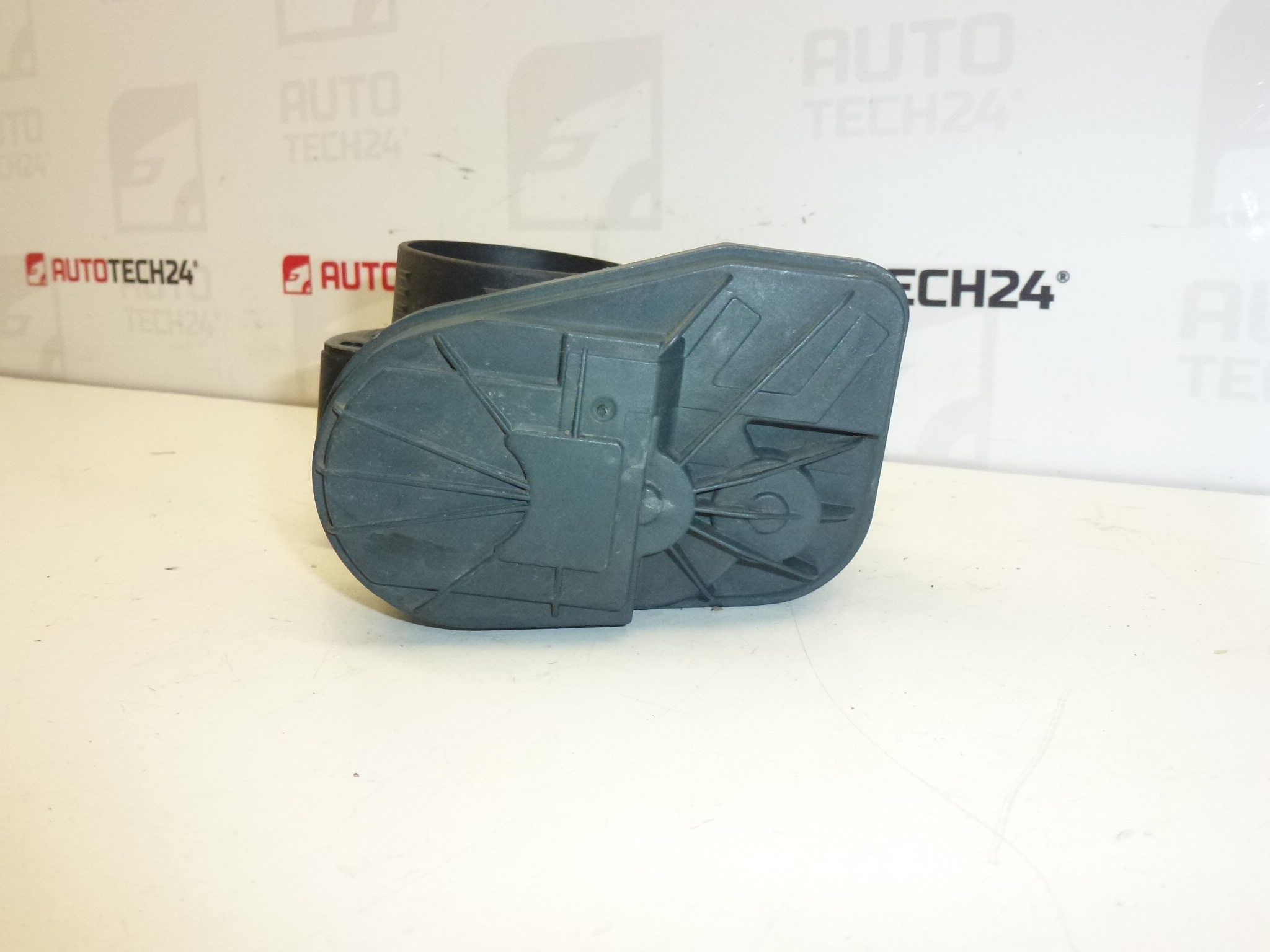 Дроселова клапа 1.6 16V Citroën Peugeot 0280750164 9649510080 1635Z8