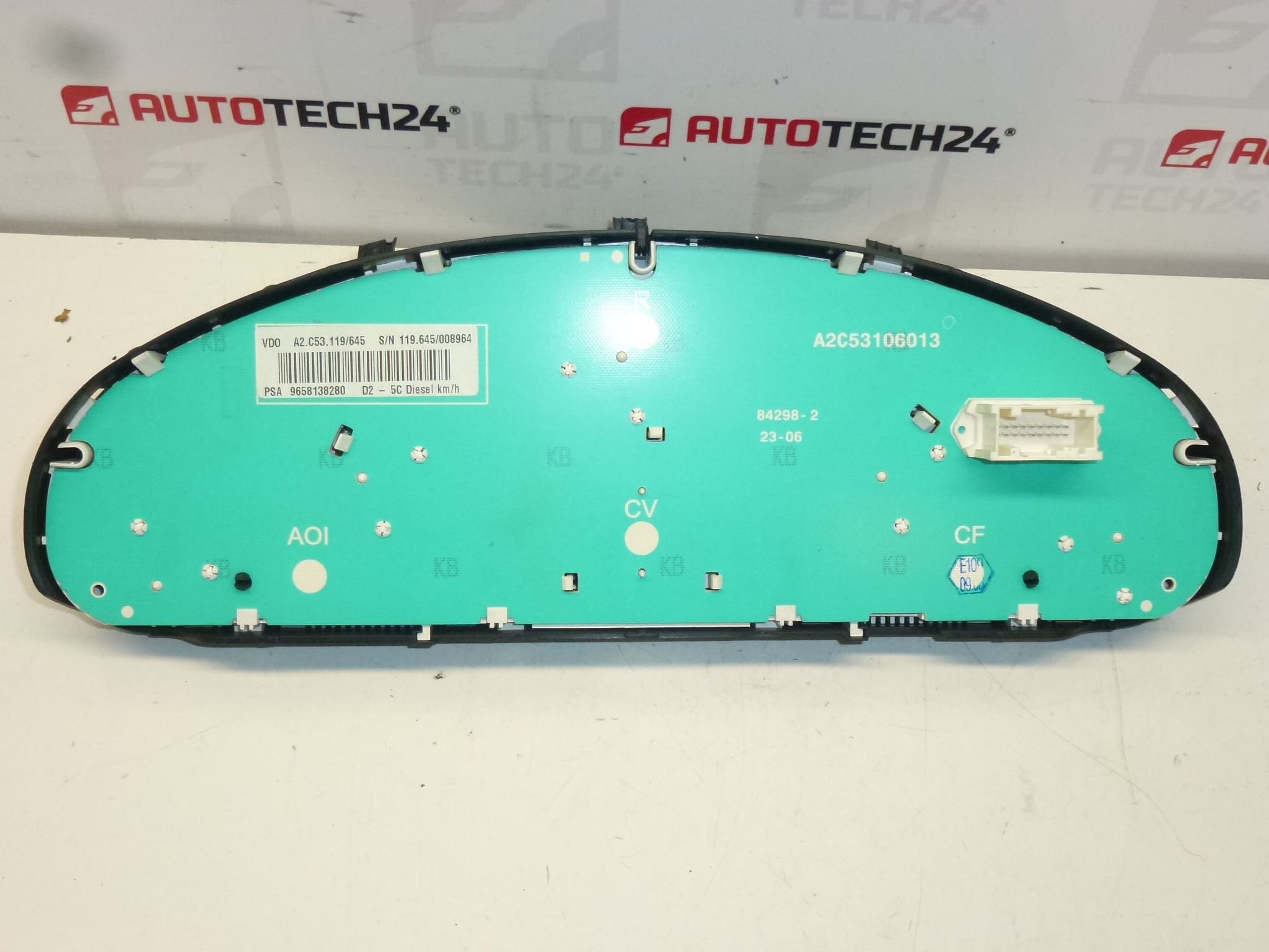 Скоростомер Peugeot 407 188 хил. км 9658138280