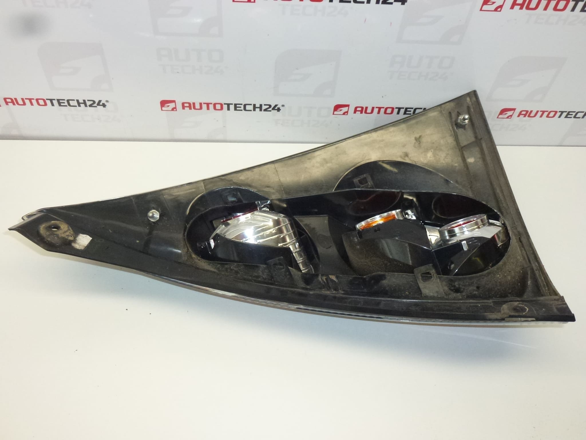 Фар заден ляв Citroën C1 81560-0H060 6350X8