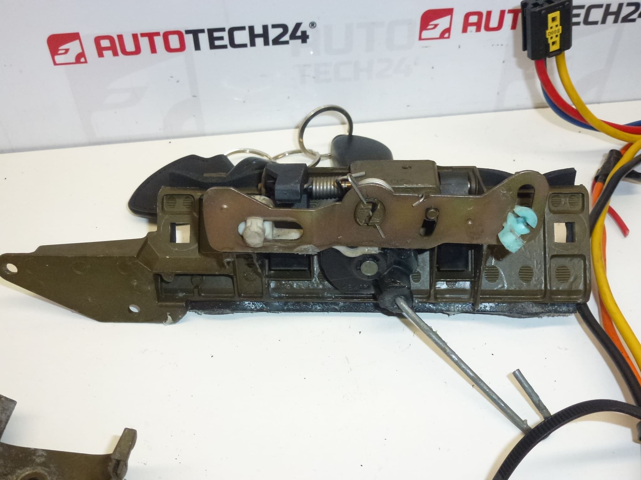 Комплект ключалки + 2 ключа Peugeot 406 4162R5 4162R7 5826E8