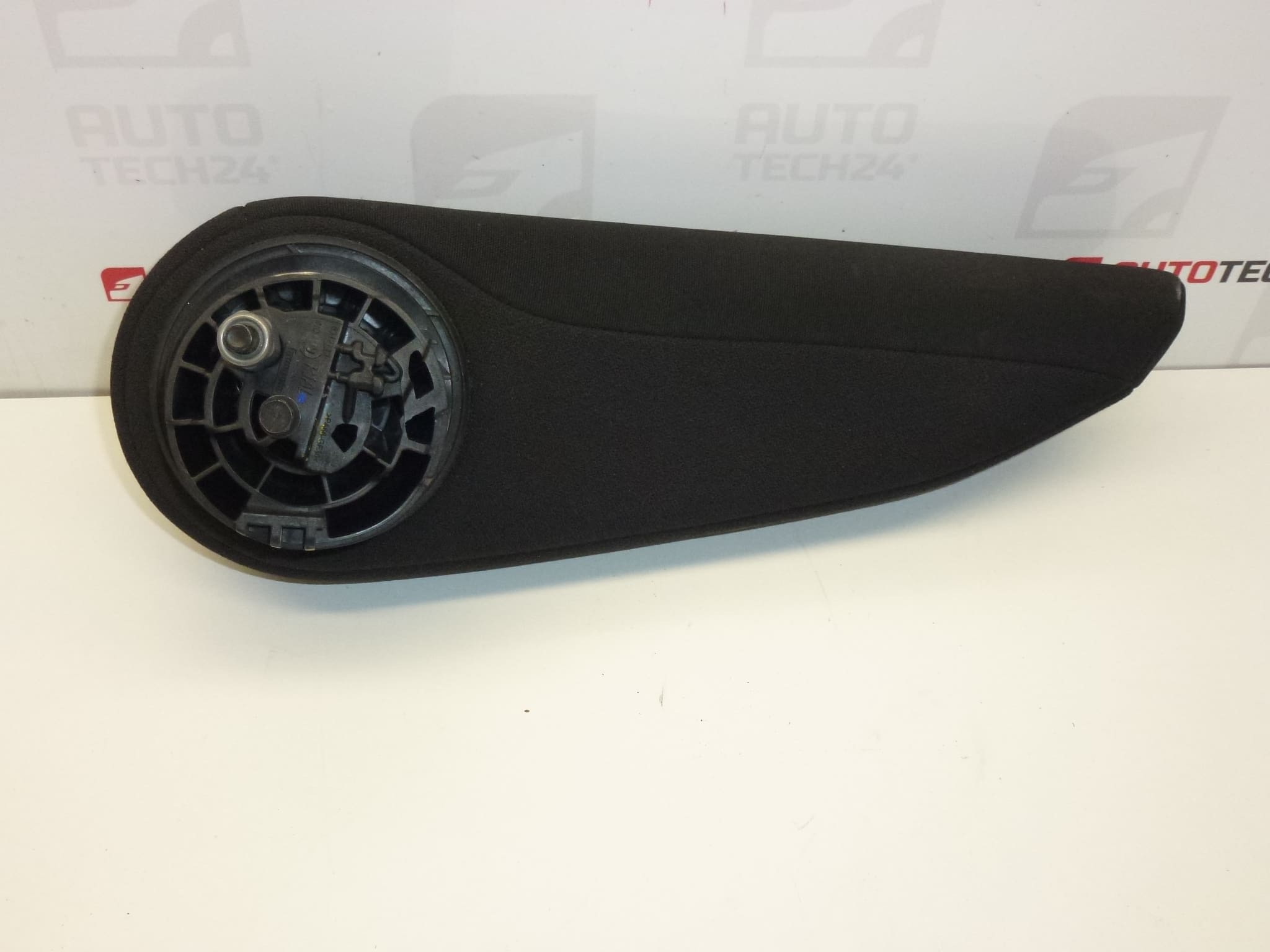 Десен подлакътник Citroën Peugeot 8831C7