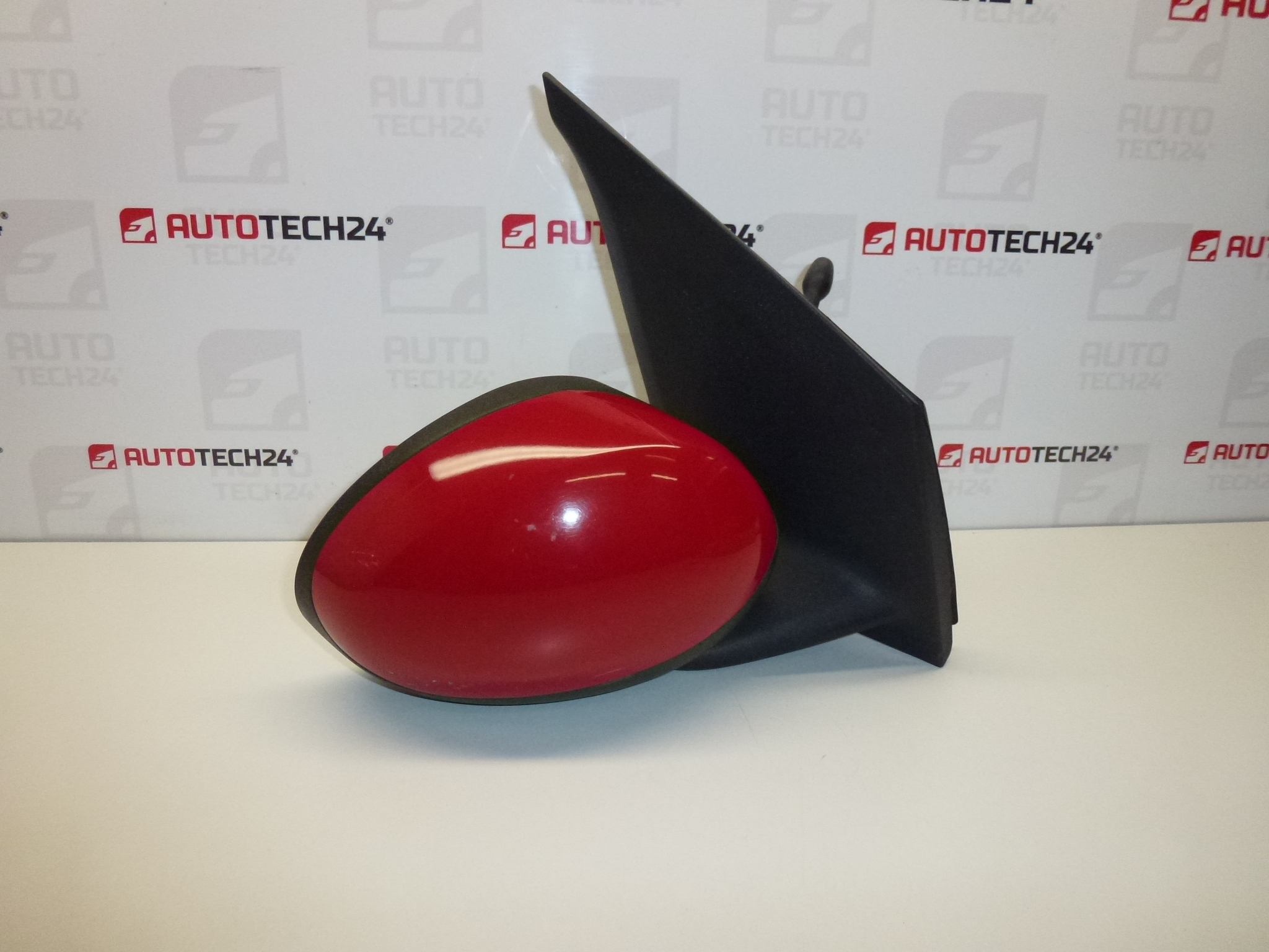 Огледало дясно червено Citroën C1 Peugeot 107 87910-0H010 87910-0H011