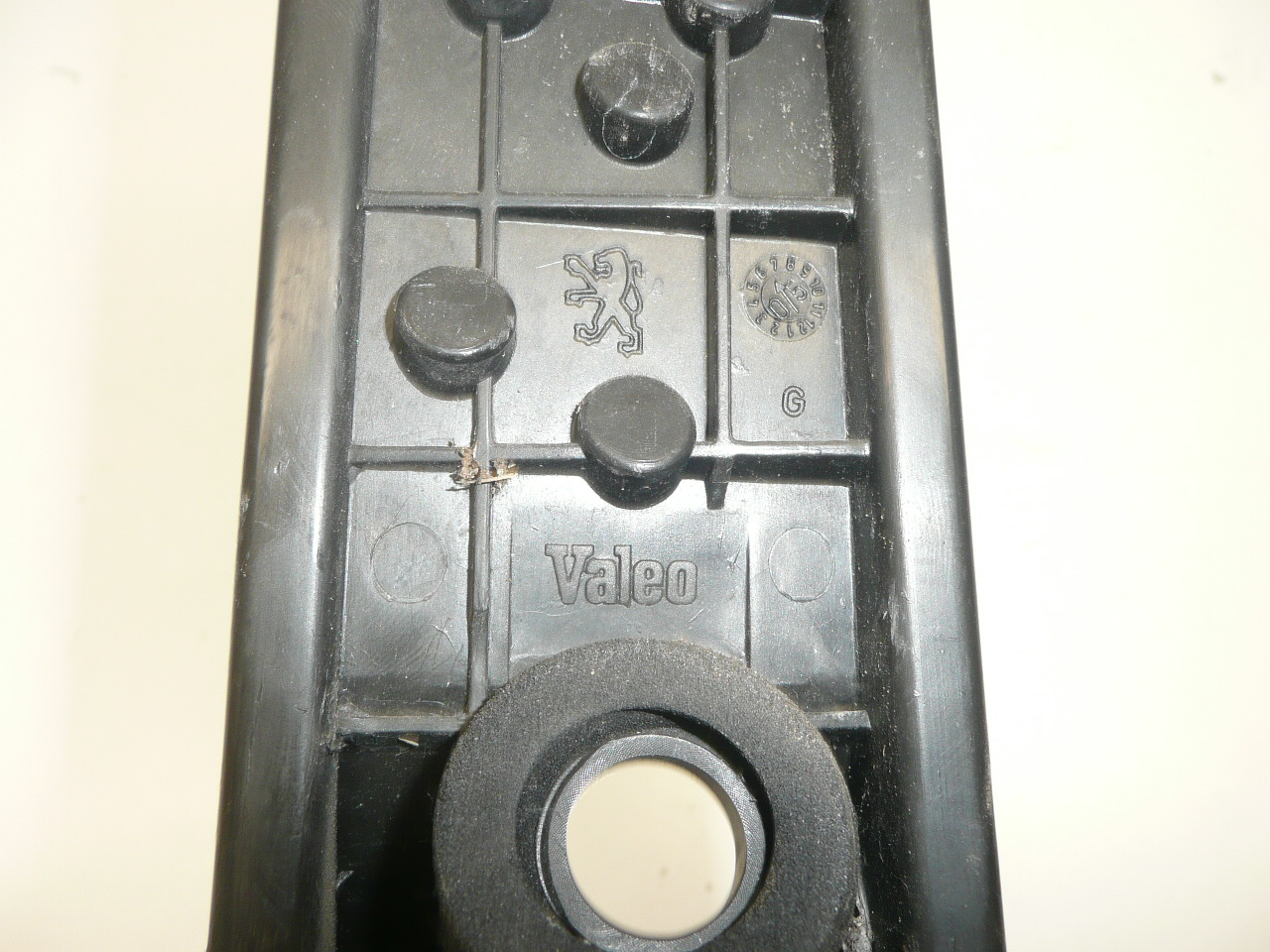 Букса задна лява Peugeot 206 Combi 6350R4 с окабеляване