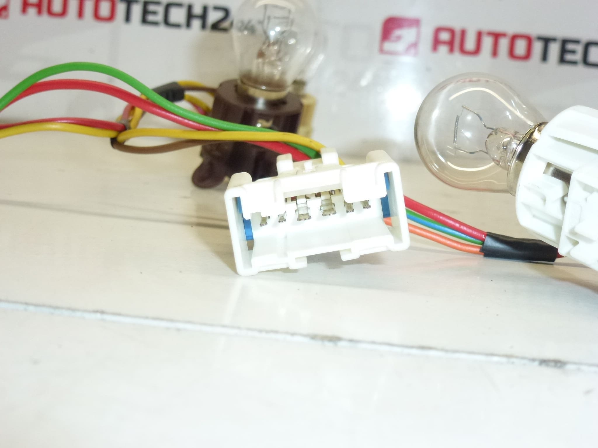 Кабелаж на дясната задна лампа Peugeot 407 седан 6351HP - Image 2