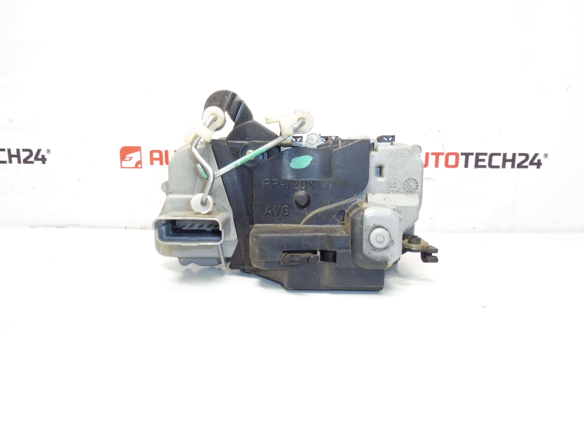 Заключване на лявата врата Peugeot 307 3-врати 9135k4