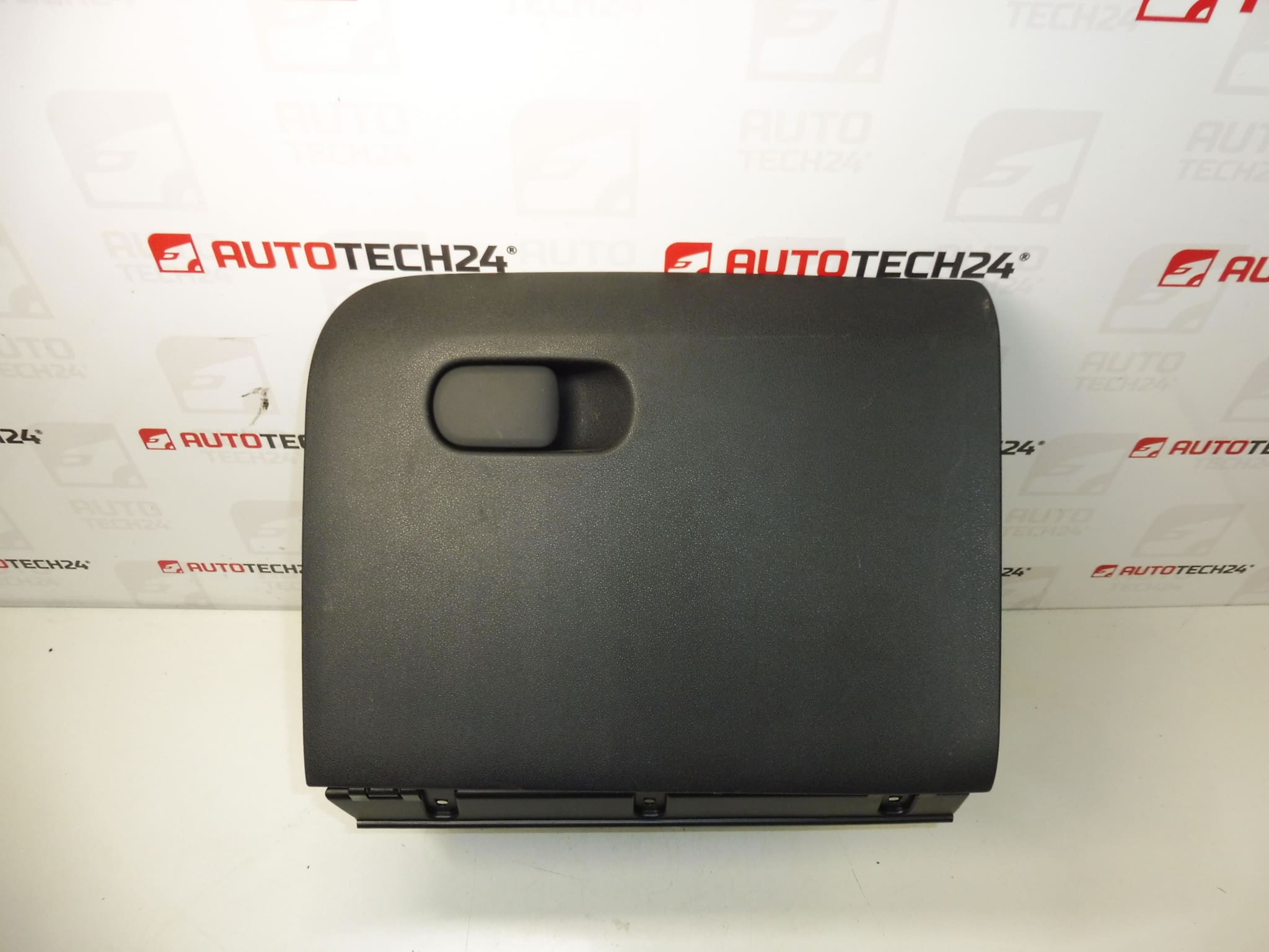 Кутия за съхранение Пълна C3 Picasso 98066102d 8218yj 8218yf