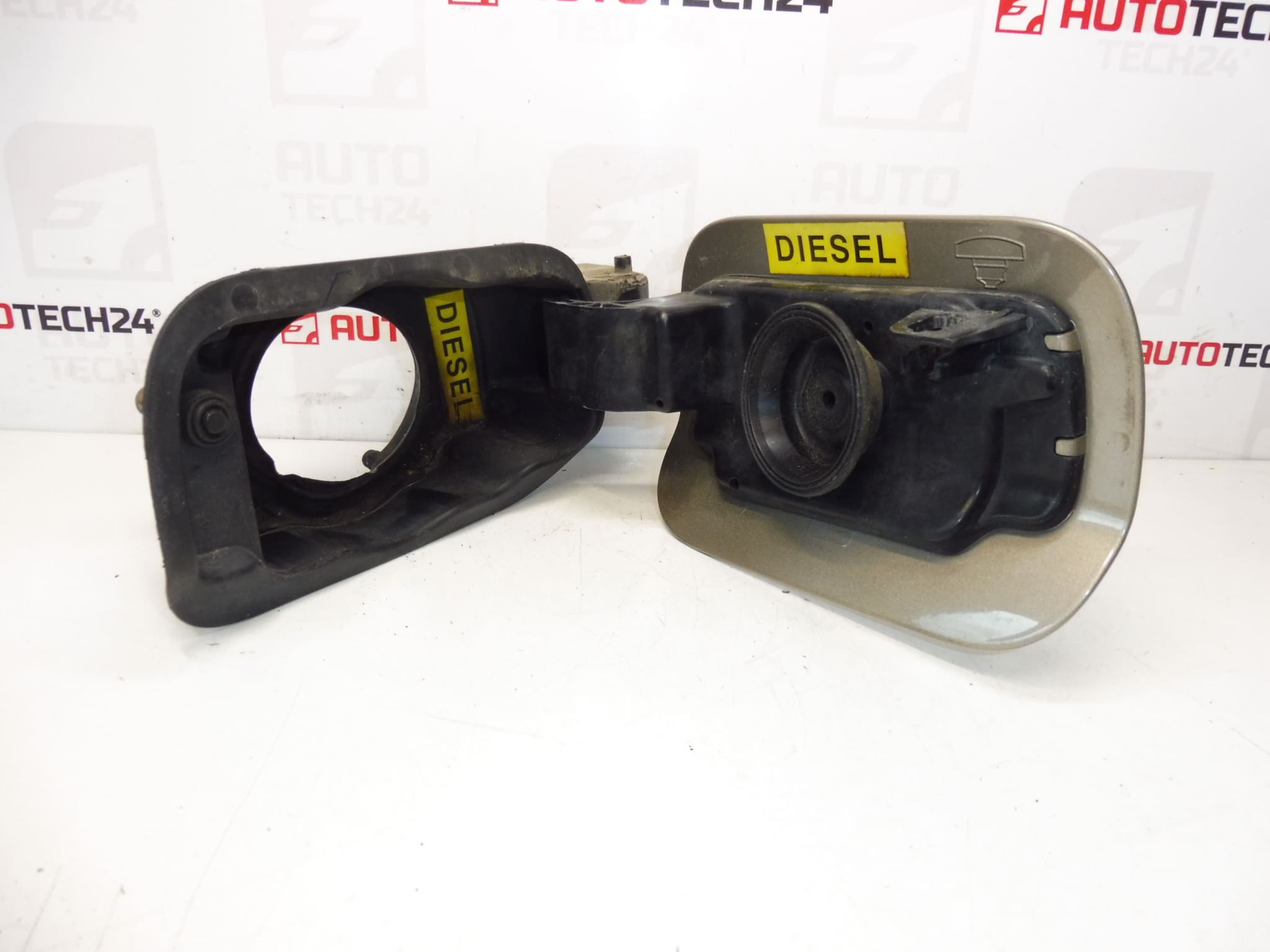 Капачка За Резервоар KCHC Citroën C5 X7 Комби 151898 1517G4 - Image 2