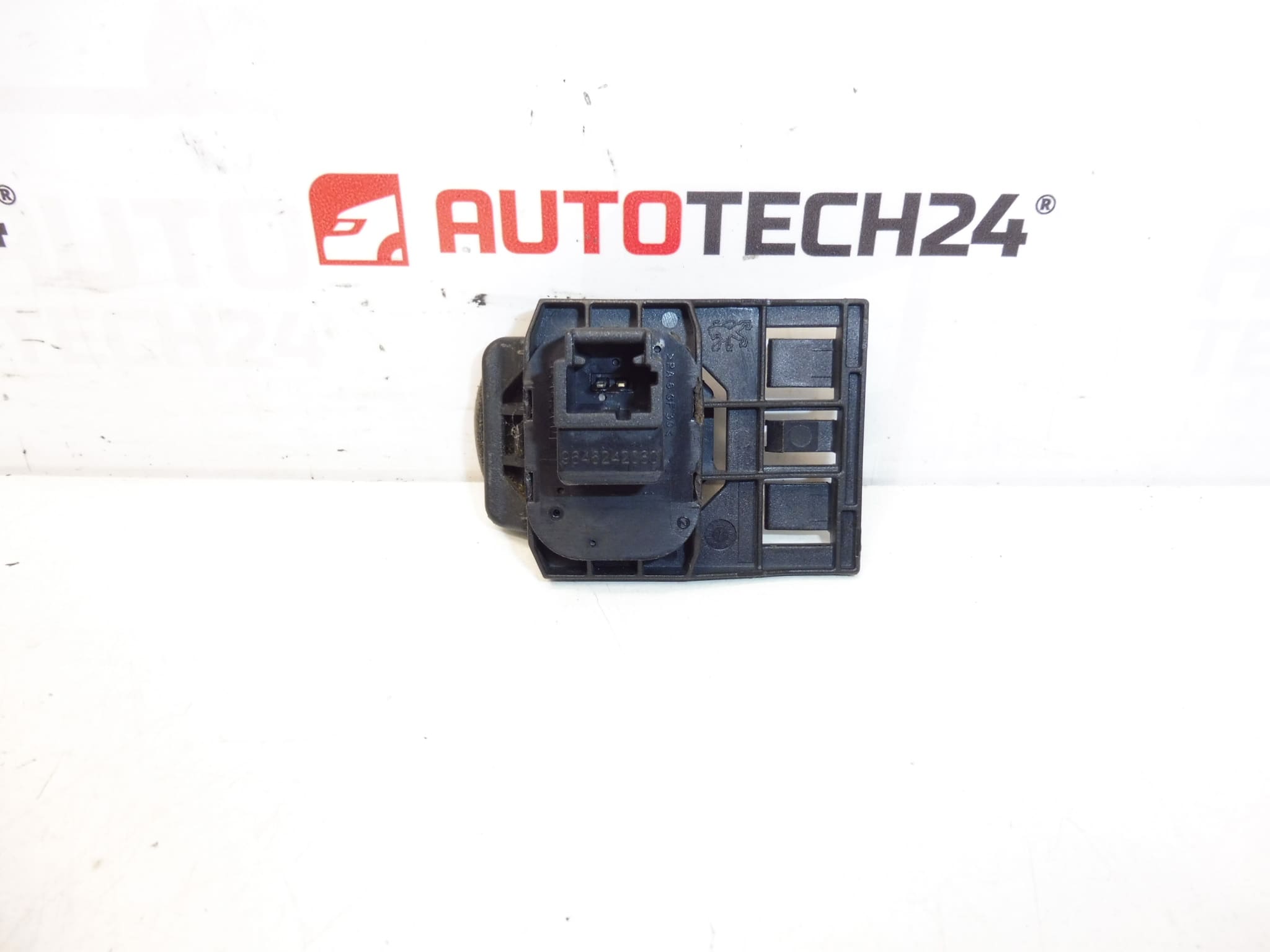 Бутон EZQC Peugeot 407 седан 872565 872558 - Image 2