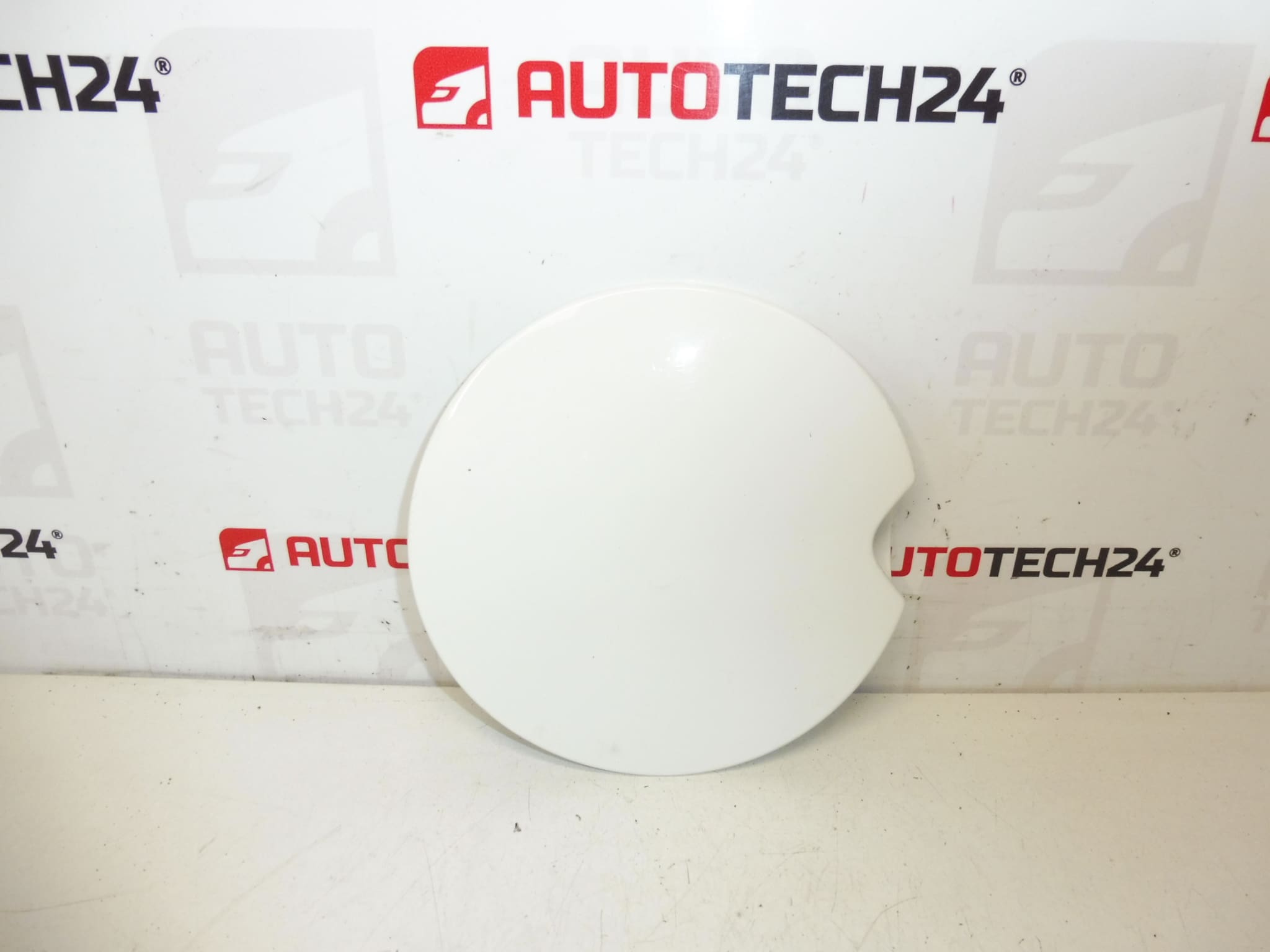 Peugeot 207 EWP 1517F2 капак на резервоара