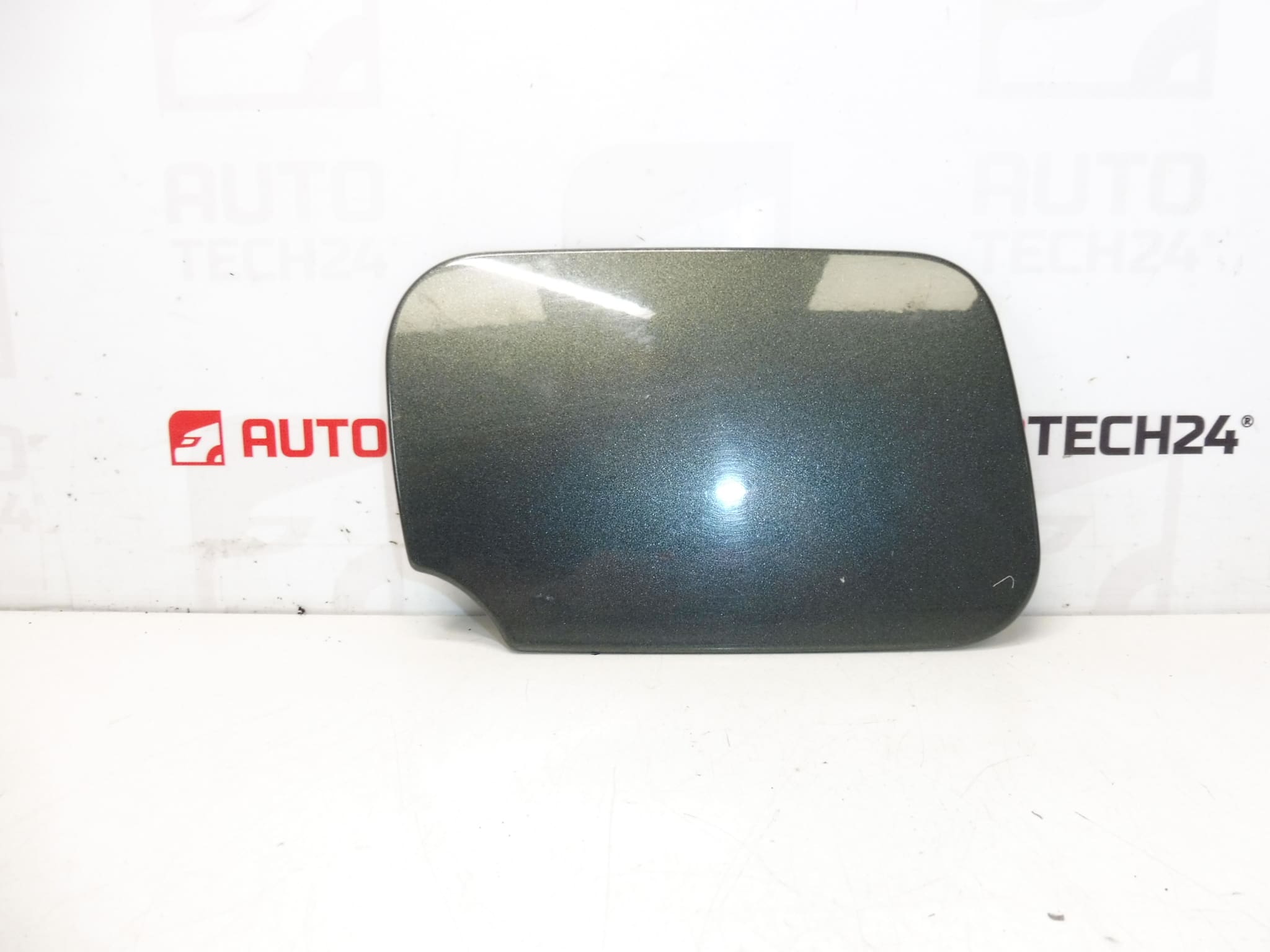 Peugeot Tank Cover 407 Седан 1517A6 EZQC