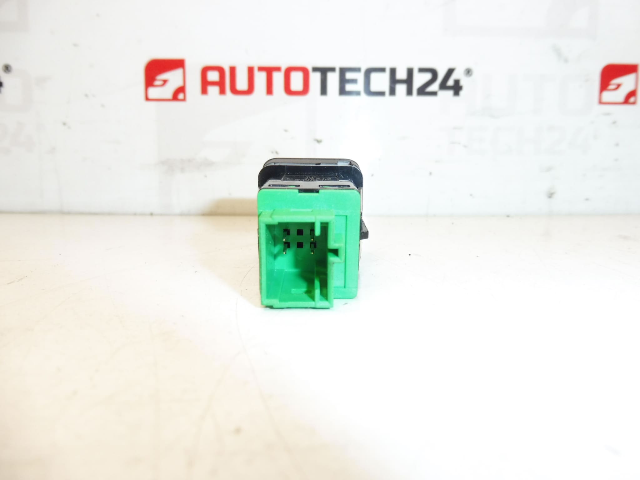 Изключвател ESP за Citroën C4 II и DS4 96664234ZD - Image 2