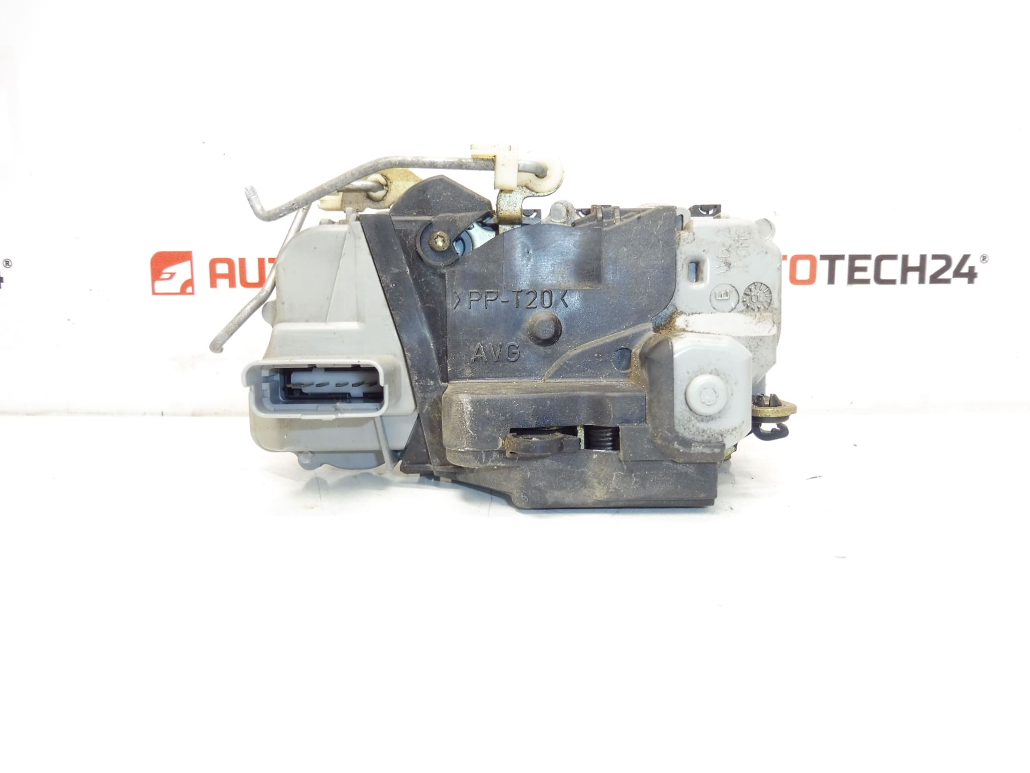 Left Pront Door Lock Peugeot 307 9135L0
