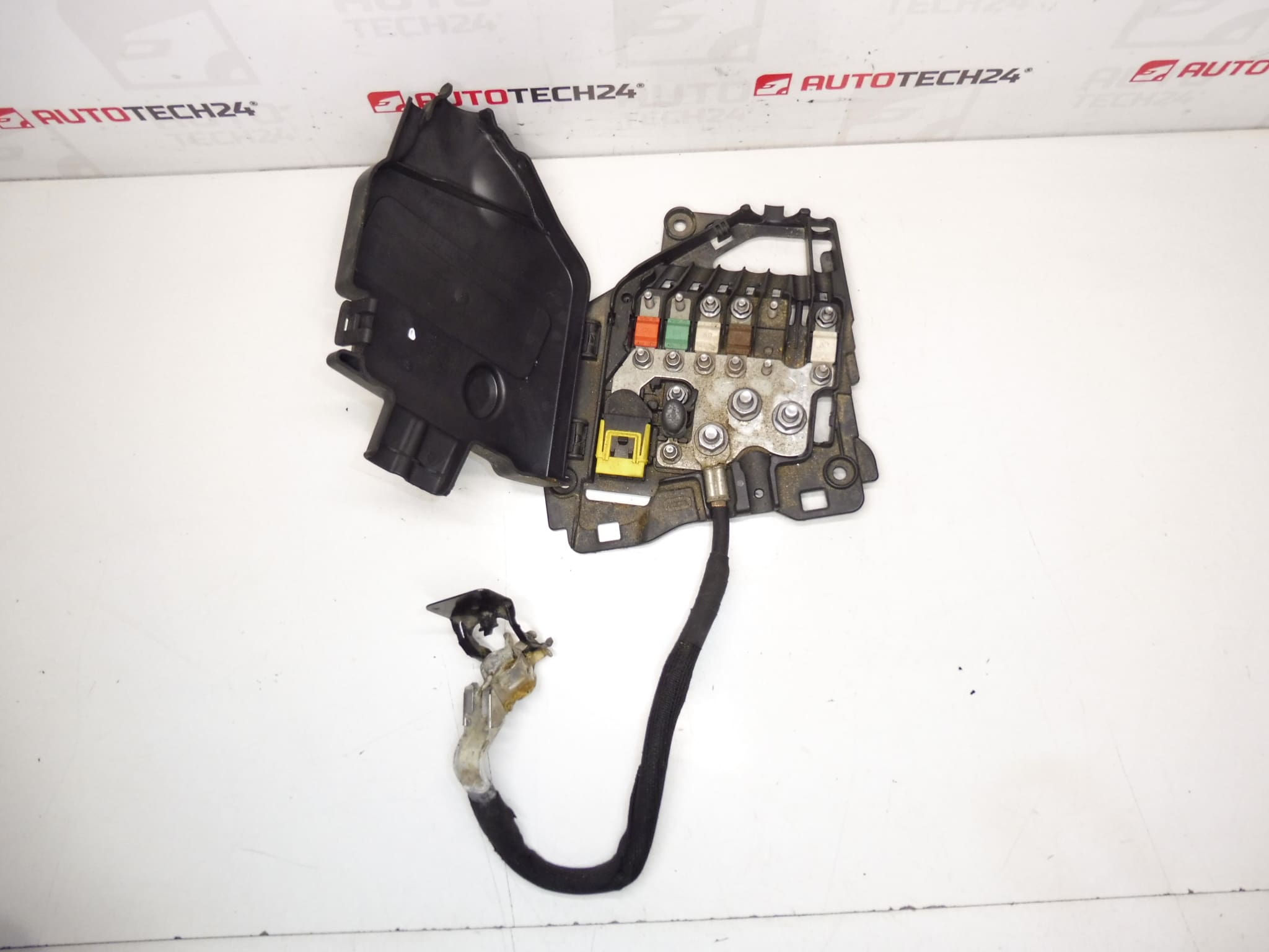 Citroën Peugeot 9801147680 66652x модул за предпазител