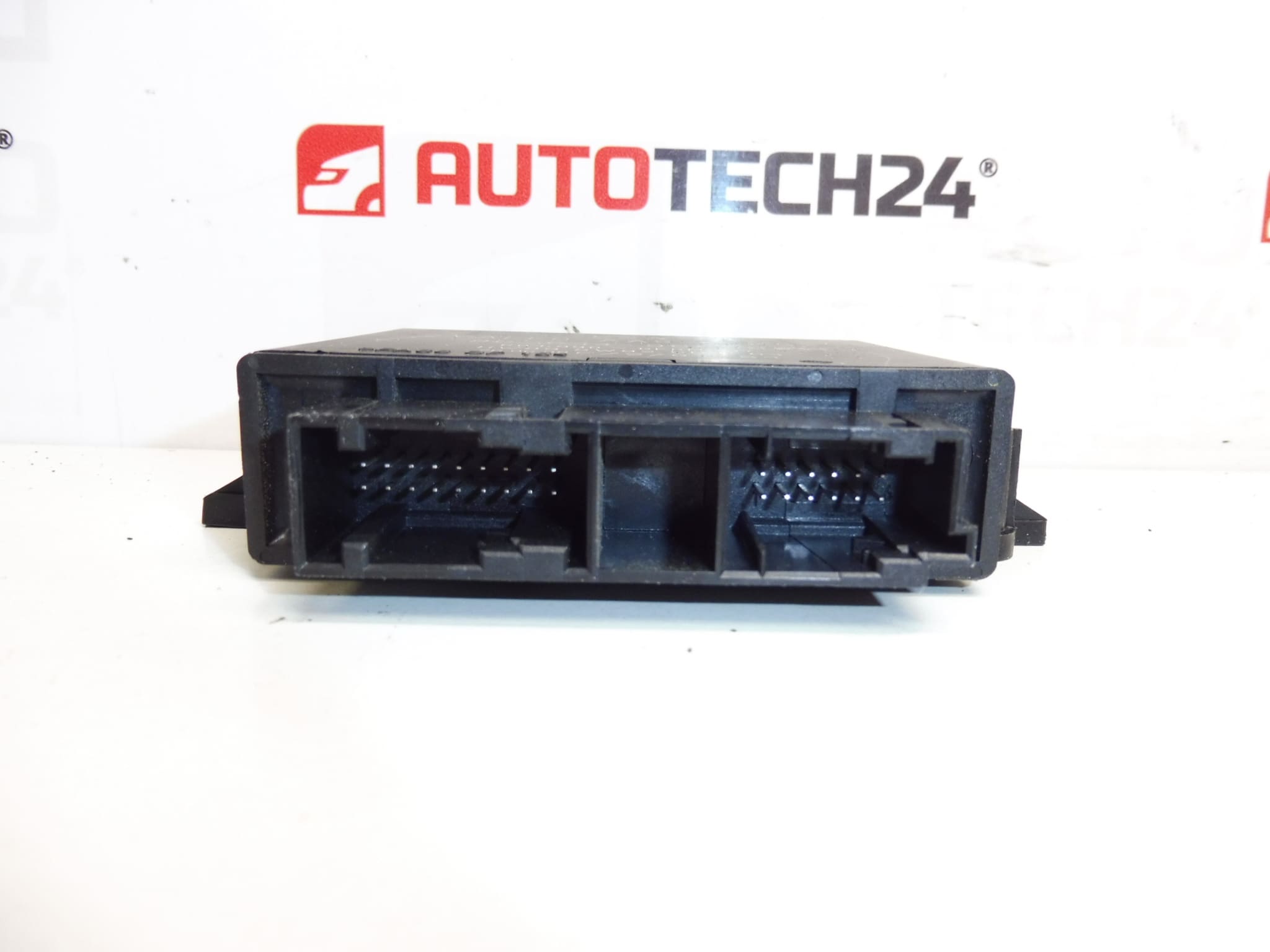 ECU модул за помощ при паркиране за Citroën/Peugeot 9661496880 - Image 2