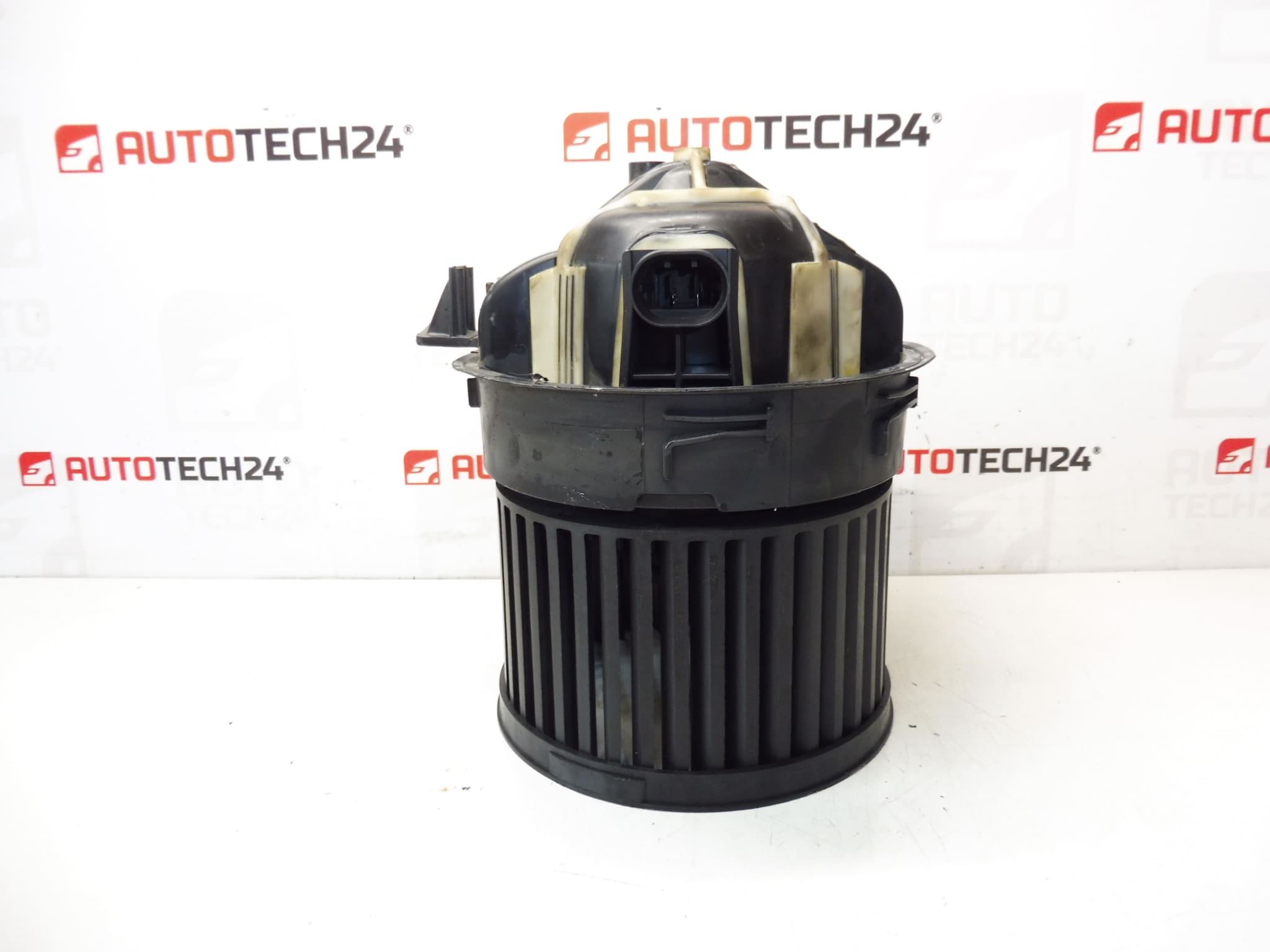 Вентилатор Valeo Citroen C3 Picasso T1000588K 6441Z7