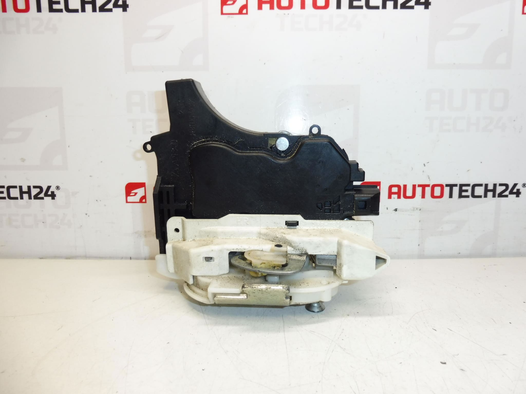 Citroën C-Crosser Peugeot 4007 9138Q6 Заключване на задната врата