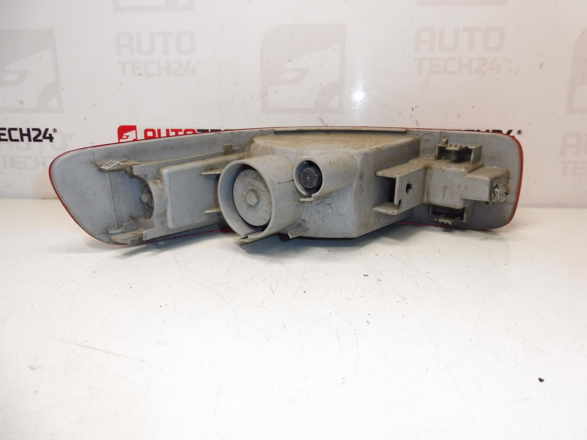 Десен рефлектор за задна броня Citroën C-Crosser 6340F7 - Image 2