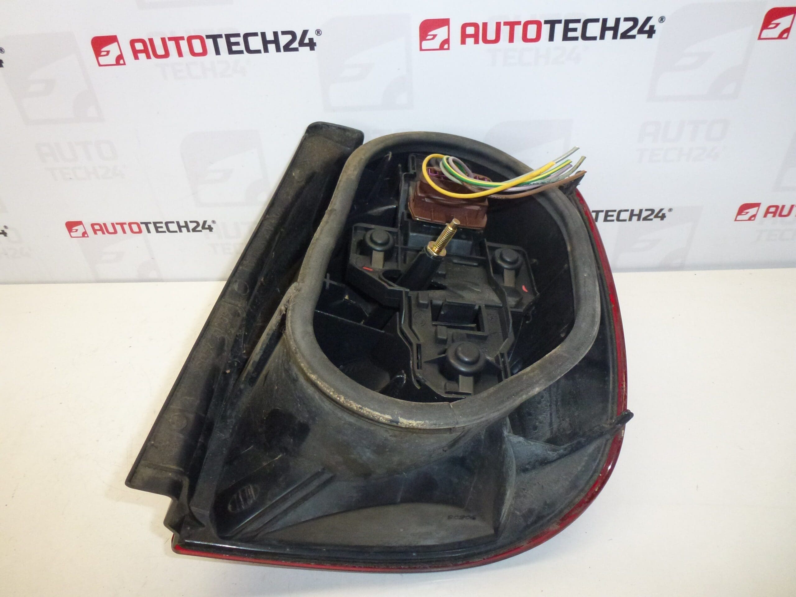 Фар заден ляв Citroën Xsara Kombi 6350J8 - Image 2