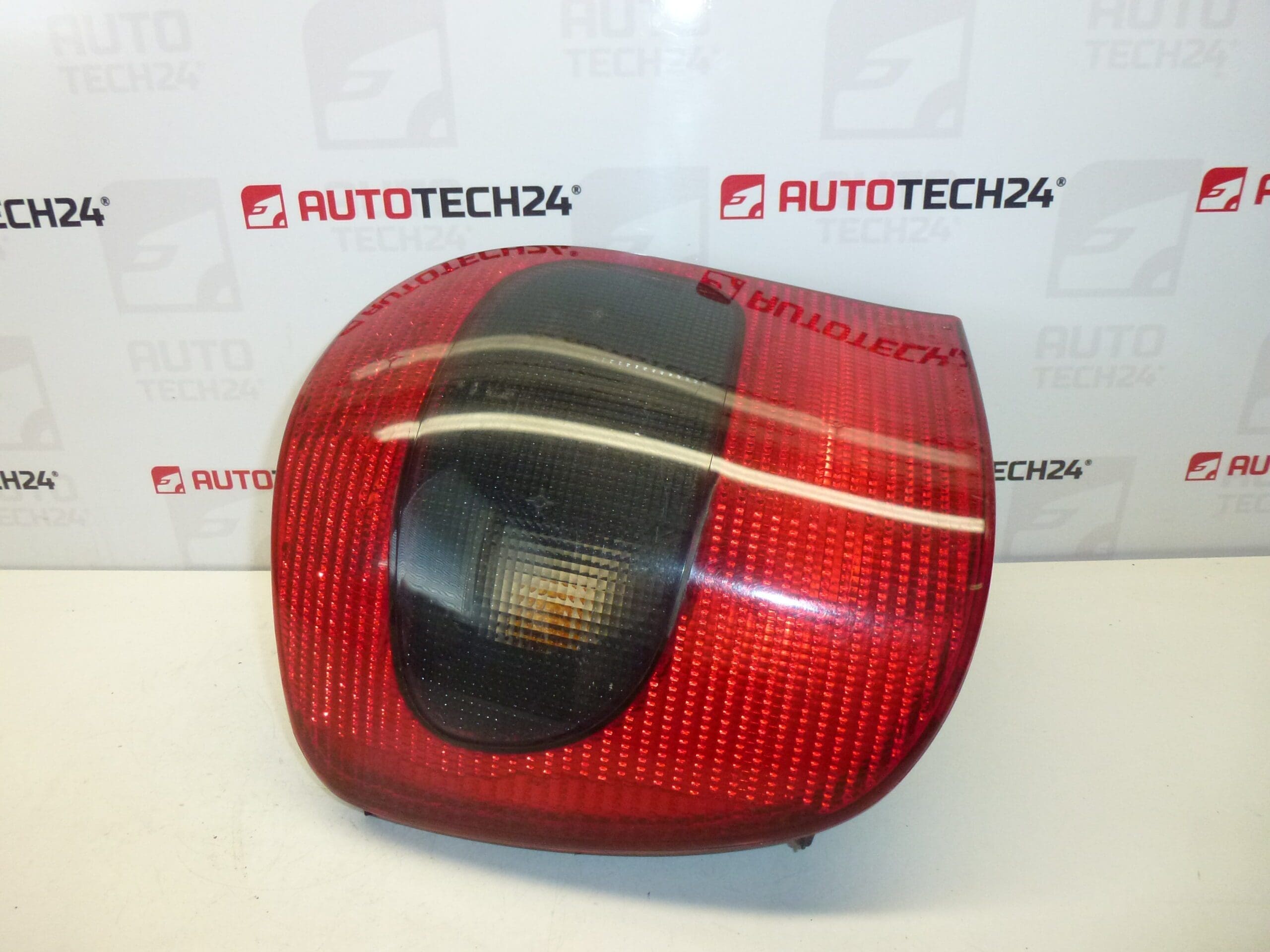 Фар заден ляв Citroën Xsara Kombi 6350J8