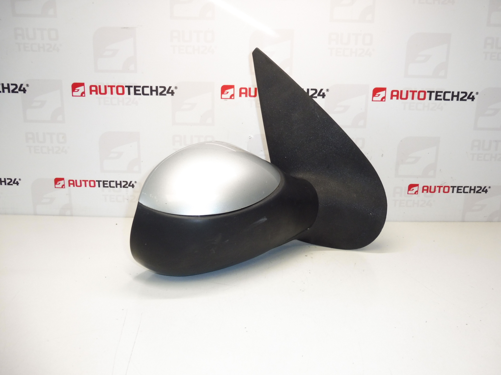 Огледало дясно Peugeot 206 EZRC 96432613XT 8154JC