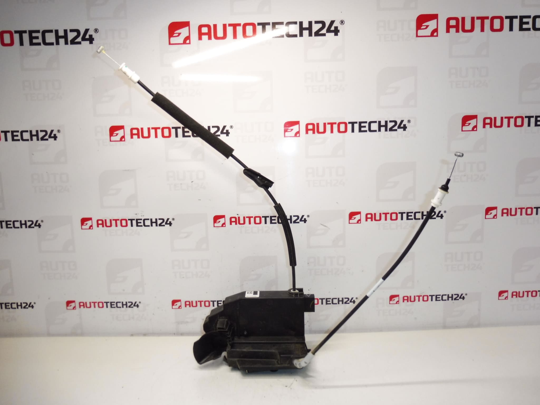 Брава предна дясна пасажерска врата Peugeot 308 T9 9810309380