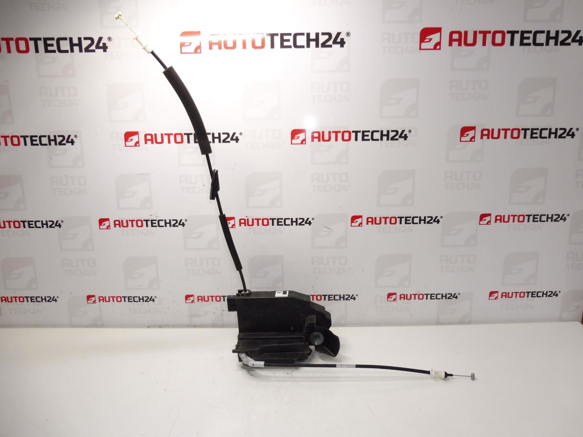 Брава предна шофьорска лява Peugeot 308 T9 9810309480