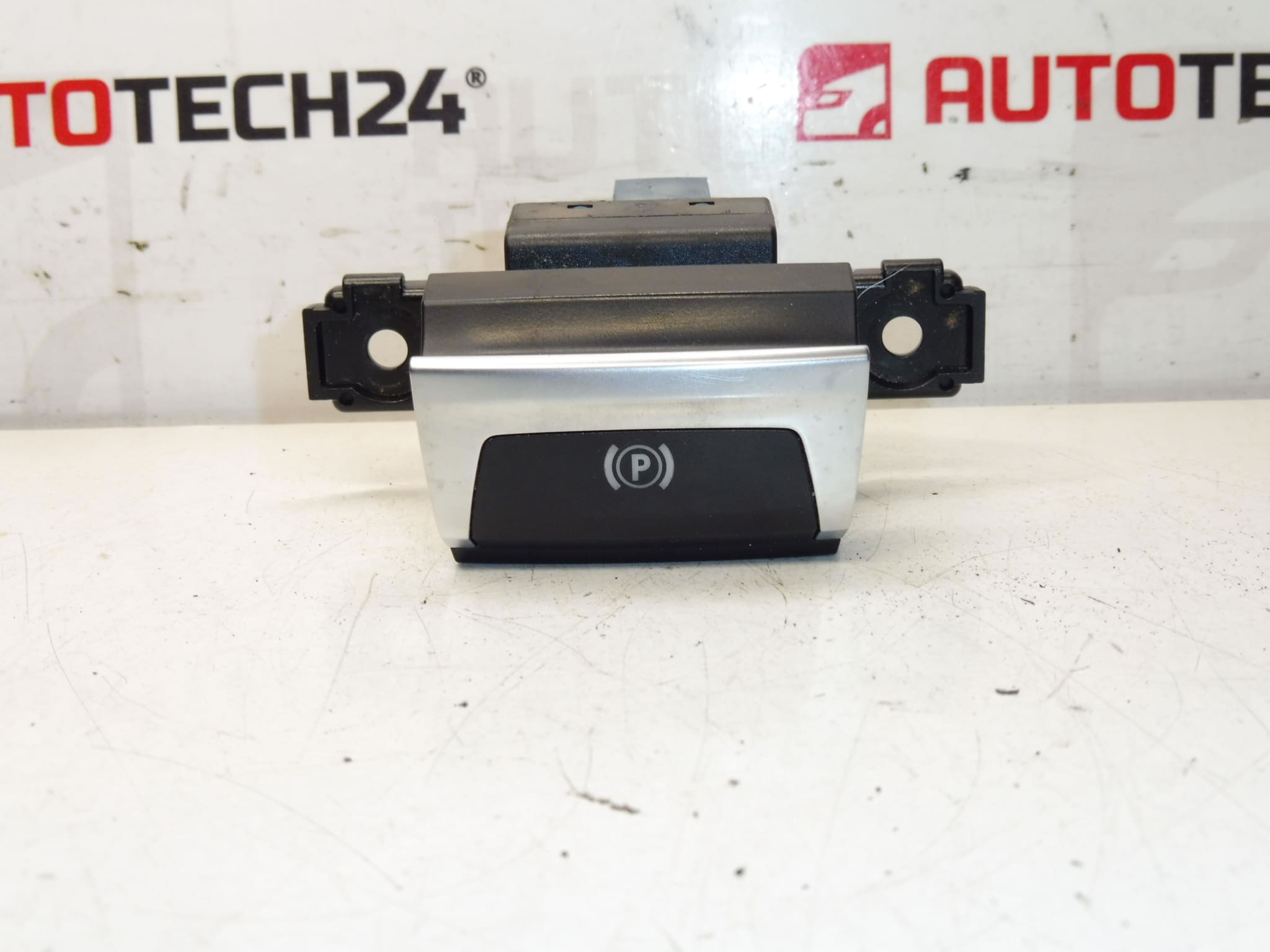 Контролер на ръчната спирачка Peugeot 308 T9 96785851VV