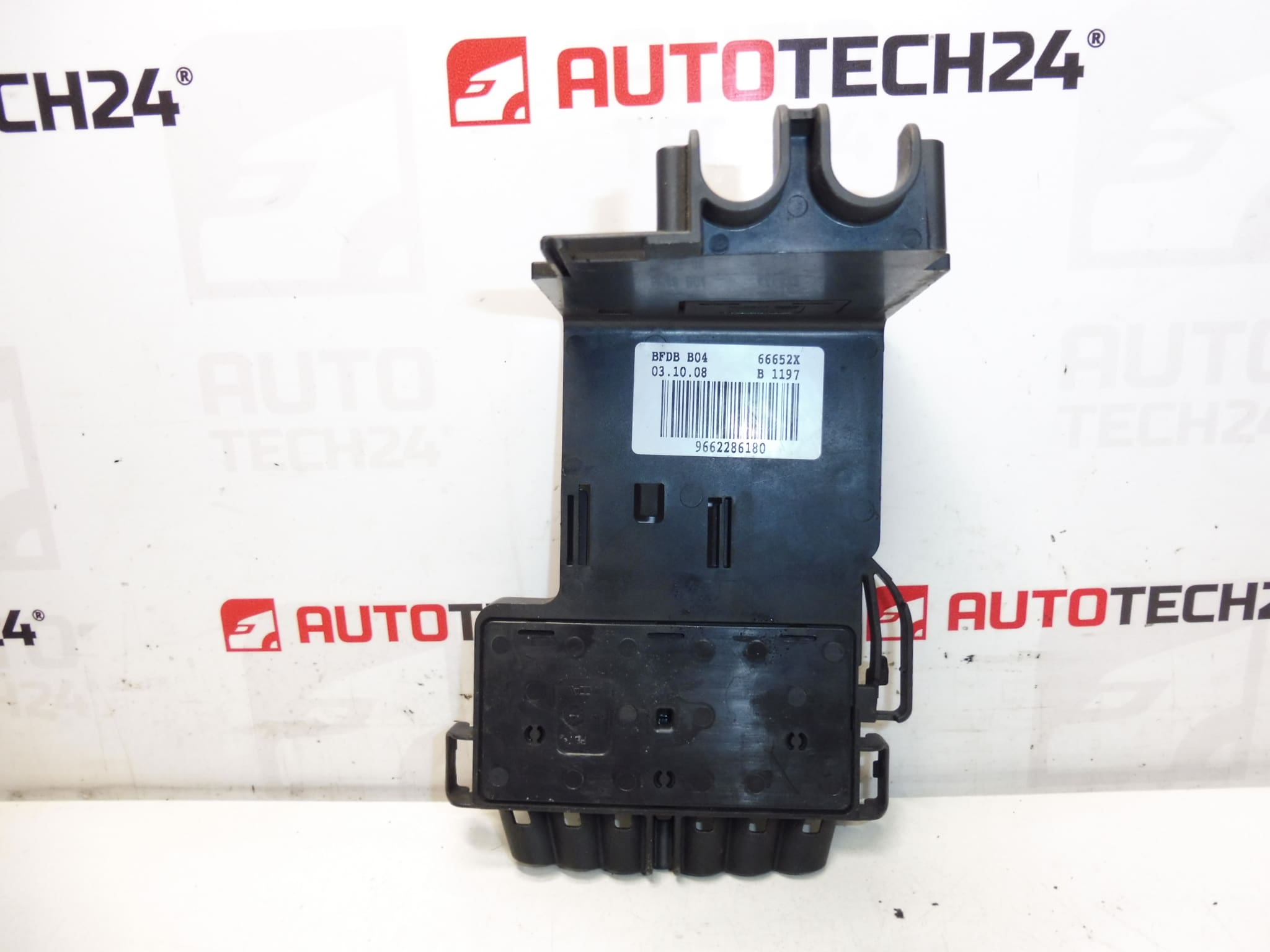 Модул с предпазители Citroën Peugeot 9662286180 6500HC - Image 2