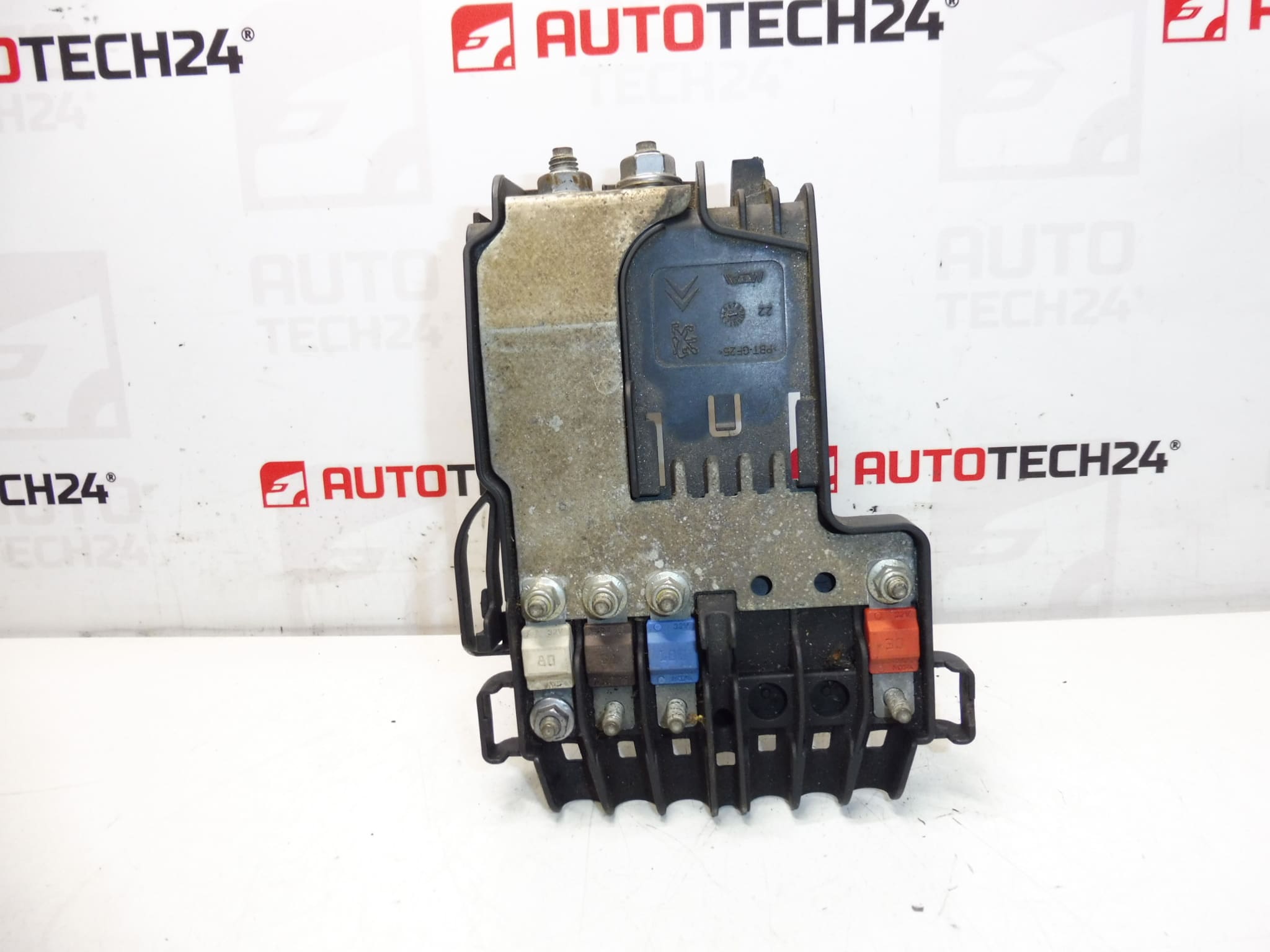 Модул с предпазители Citroën Peugeot 9662286180 6500HC