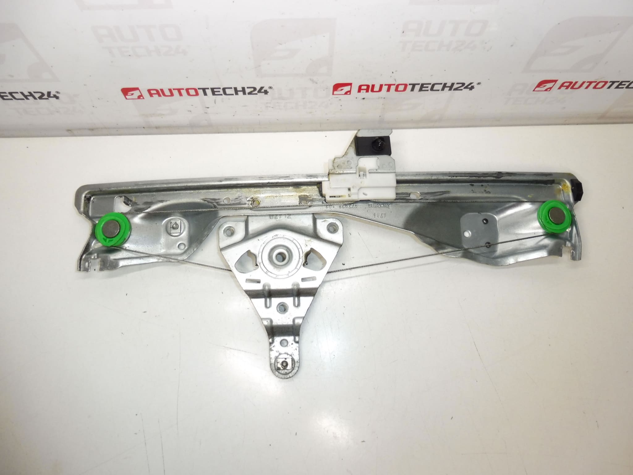 Peugeot 308 механизъм за издърпване на задното дясно стъкло 9675462980 9224E2 - Image 2